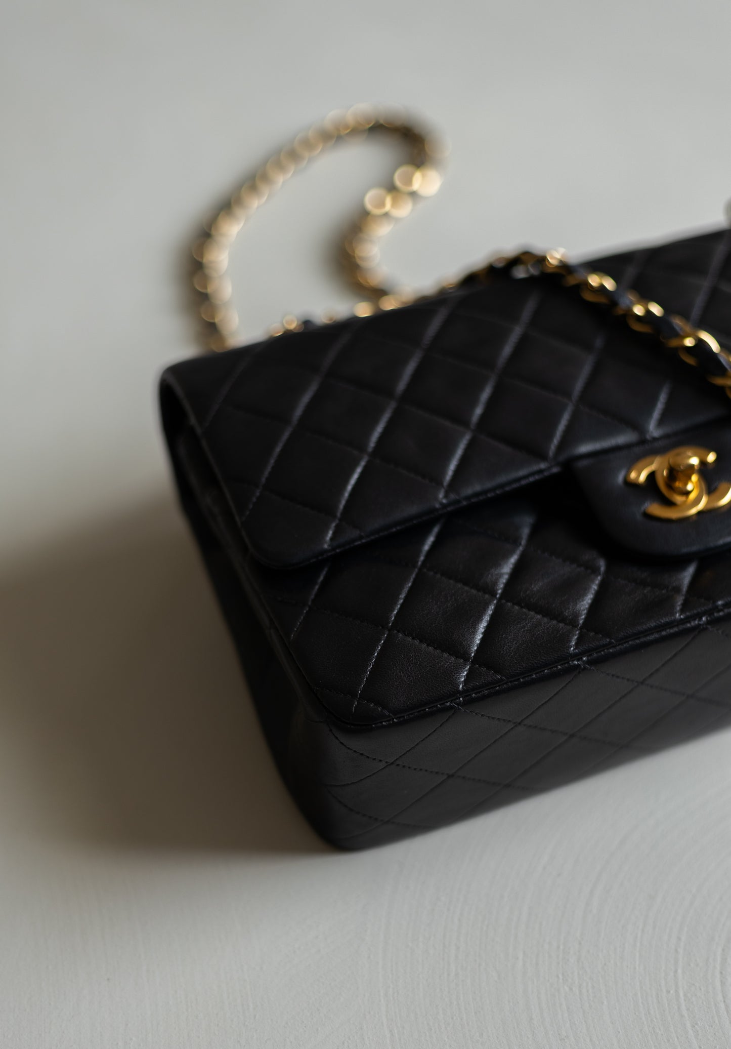 CHANEL CLASSIC MEDIUM DOUBLE FLAP