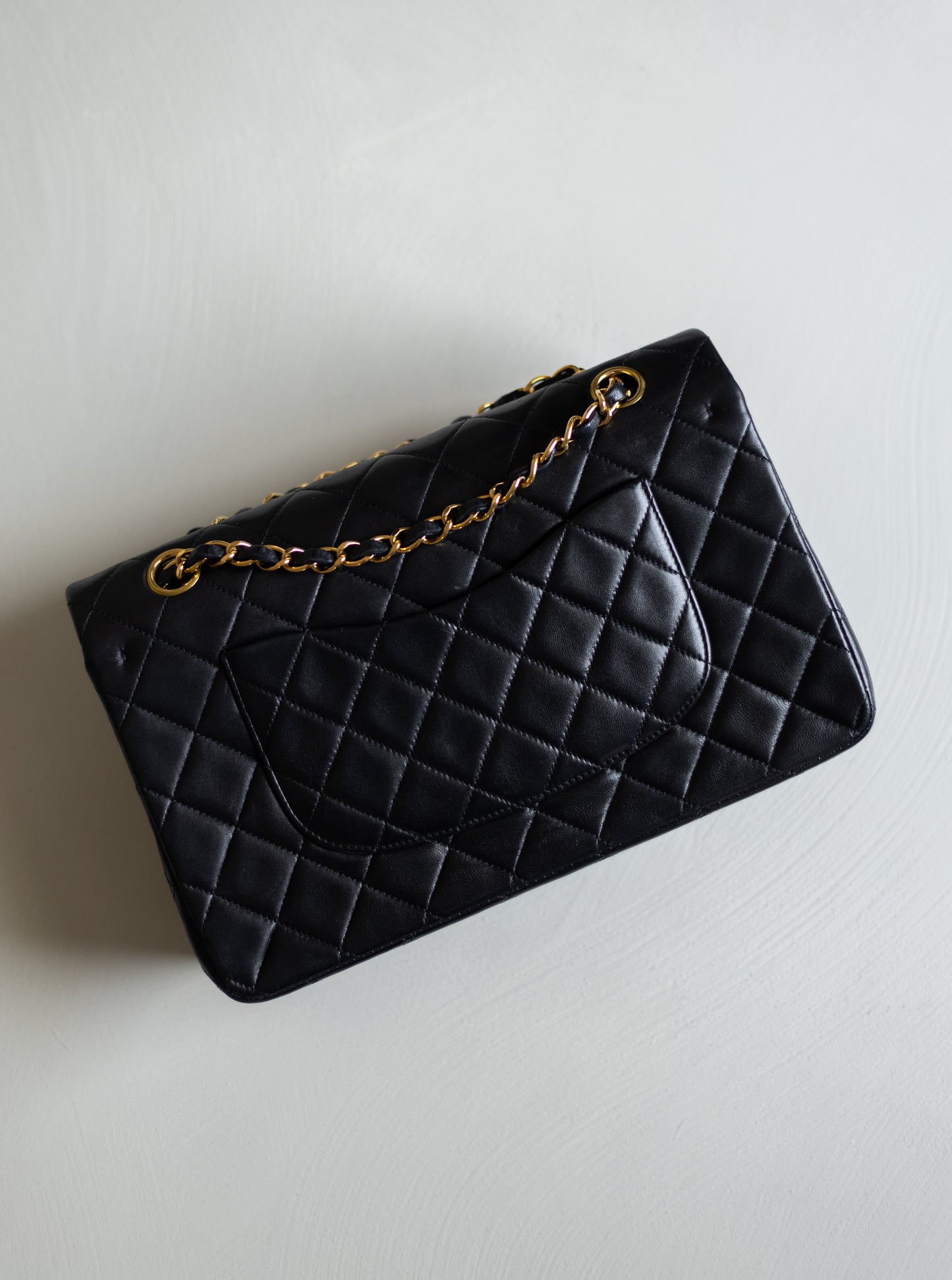 CHANEL CLASSIC MEDIUM DOUBLE FLAP