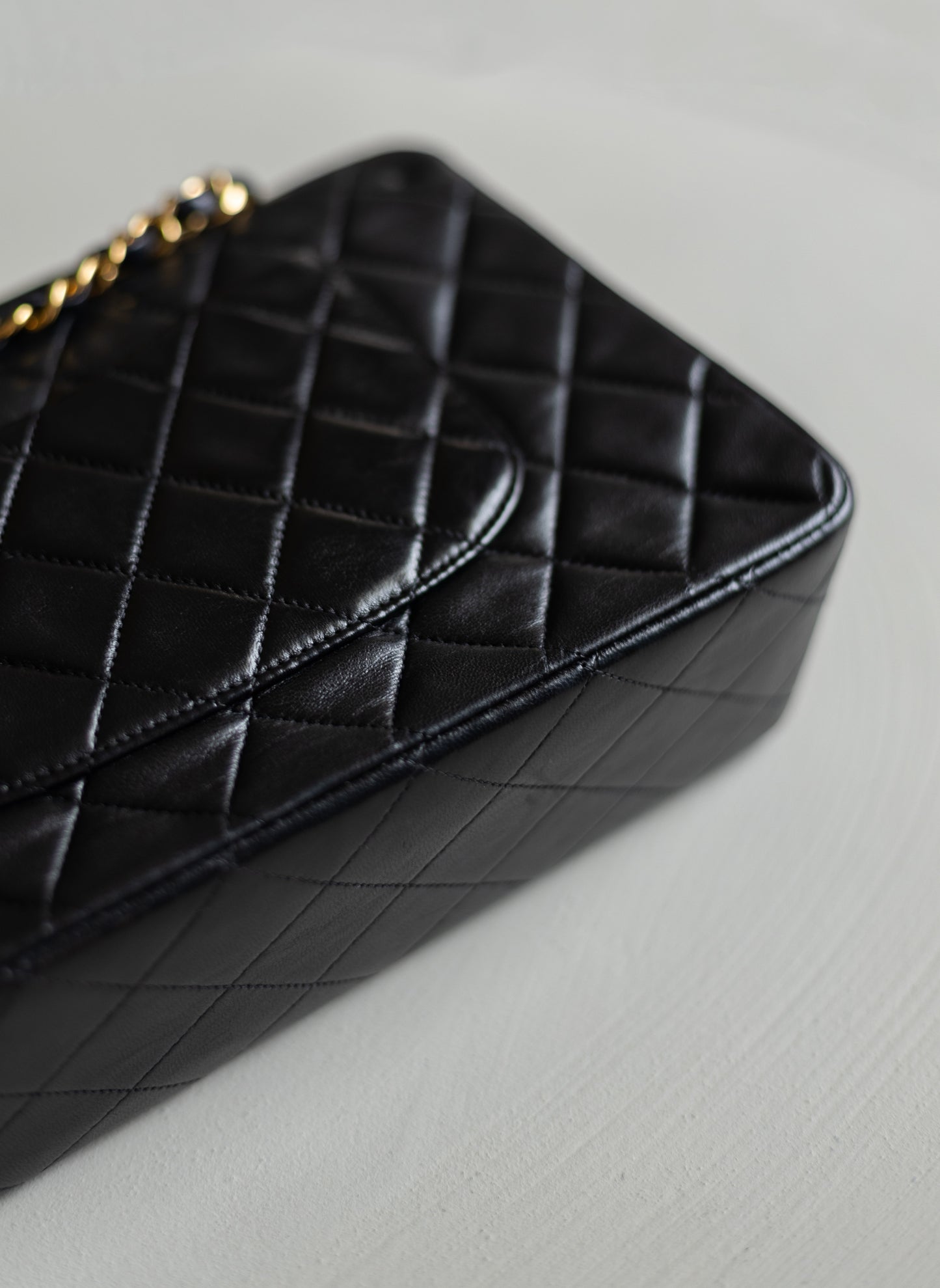 CHANEL CLASSIC MEDIUM DOUBLE FLAP