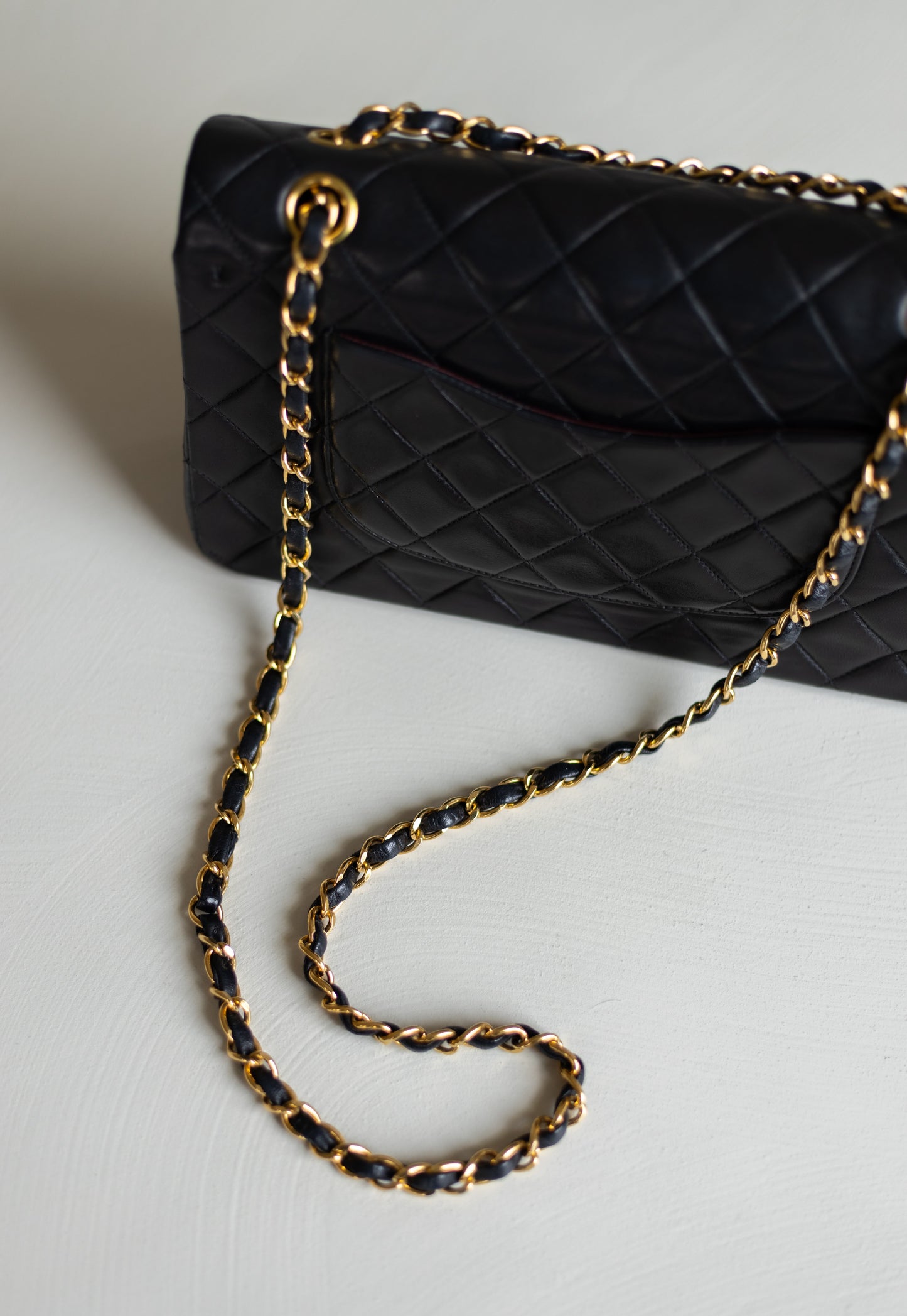CHANEL CLASSIC MEDIUM DOUBLE FLAP