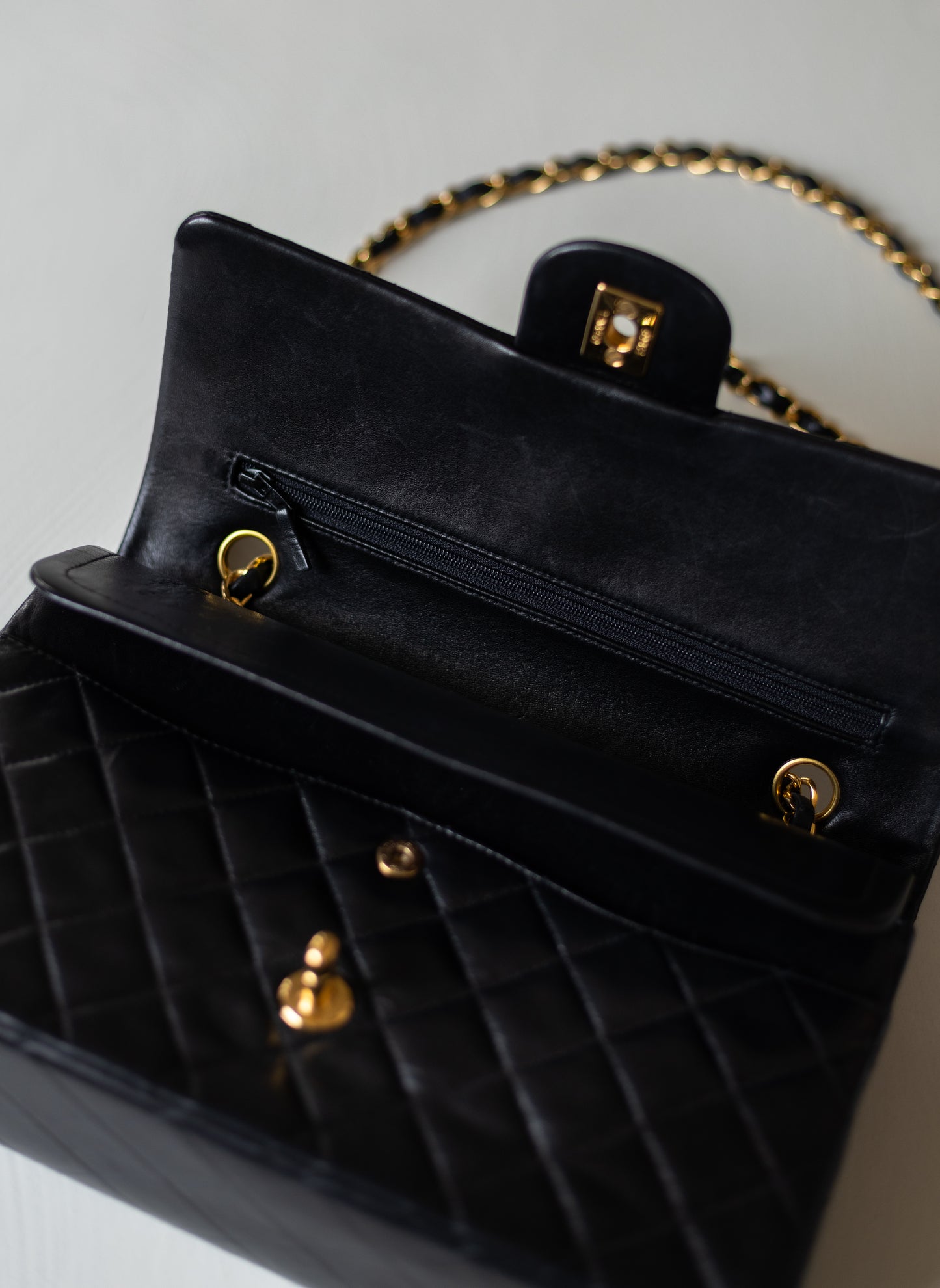 CHANEL CLASSIC MEDIUM DOUBLE FLAP