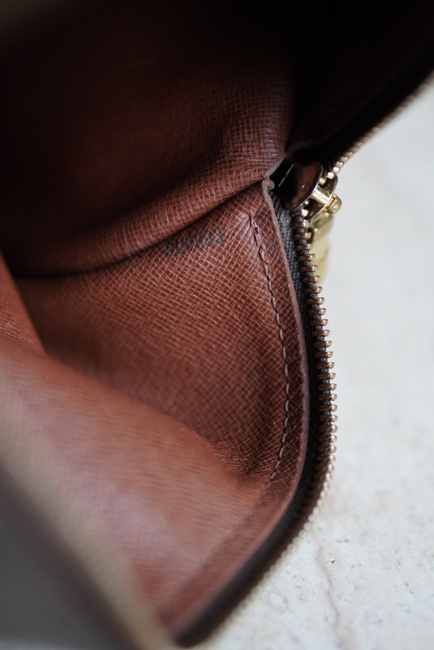 LOUIS VUITTON PAPILLON 26