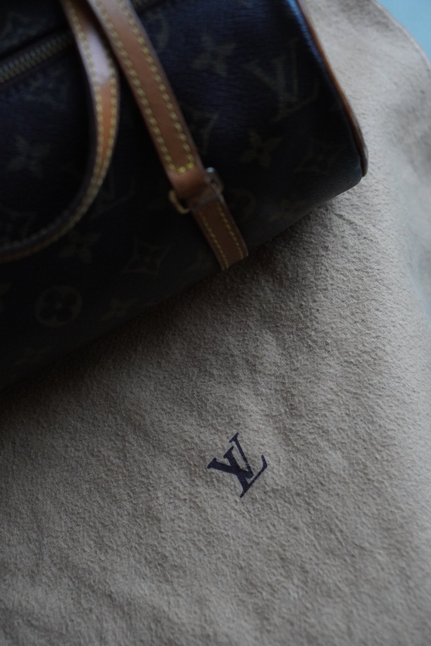 LOUIS VUITTON PAPILLON 26