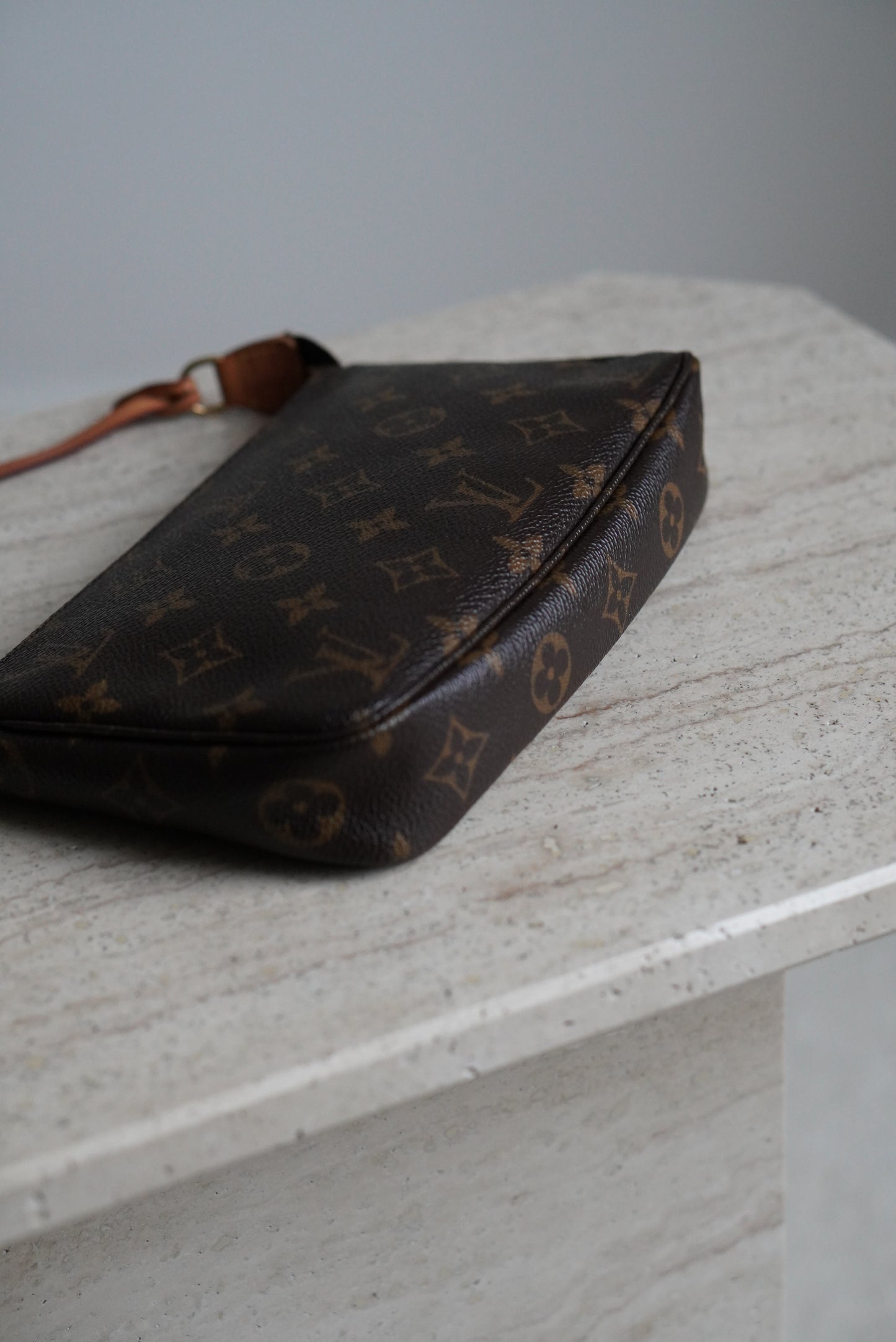 LOUIS VUITTON POCHETTE ACCESSOIRES