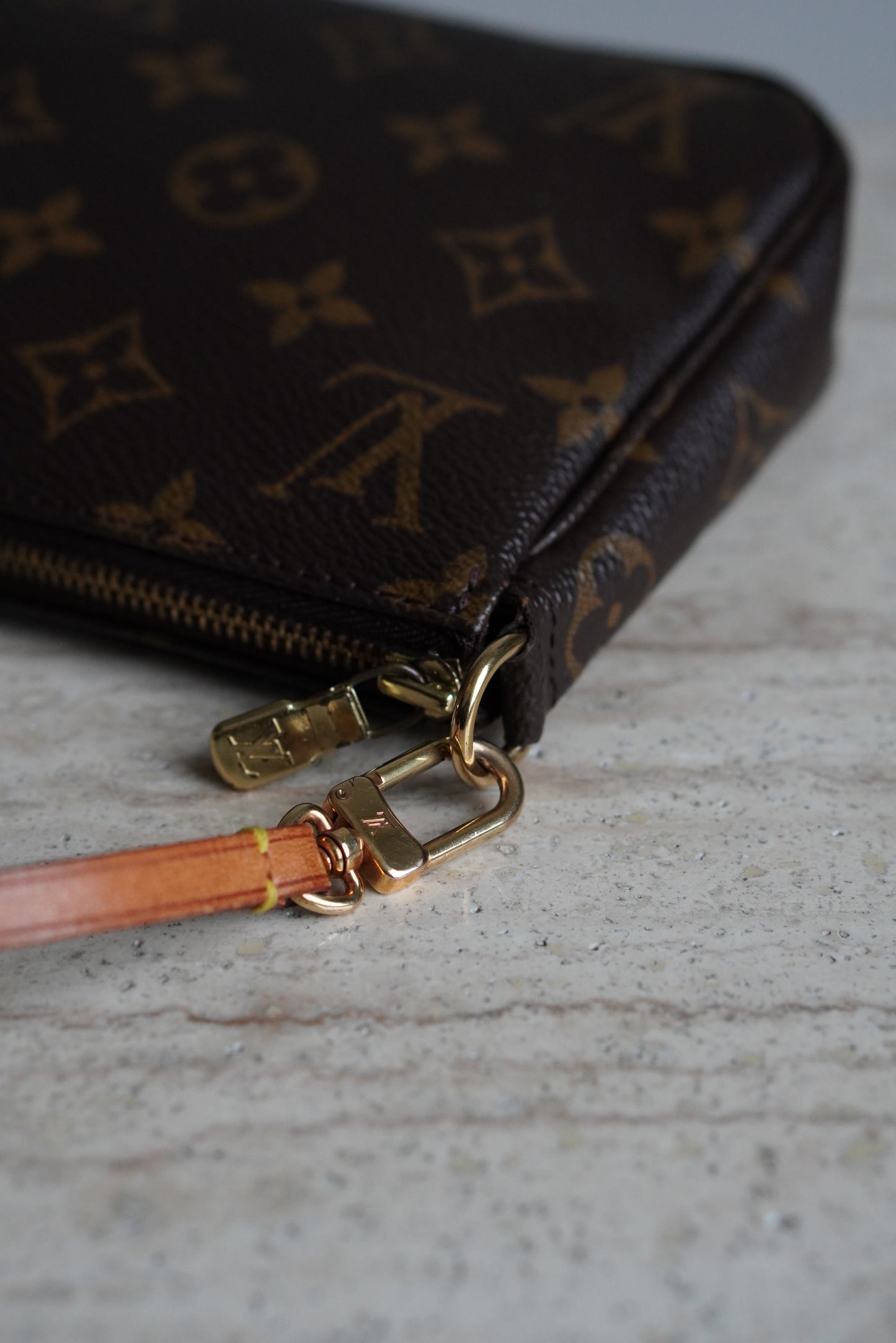 LOUIS VUITTON POCHETTE ACCESSOIRES