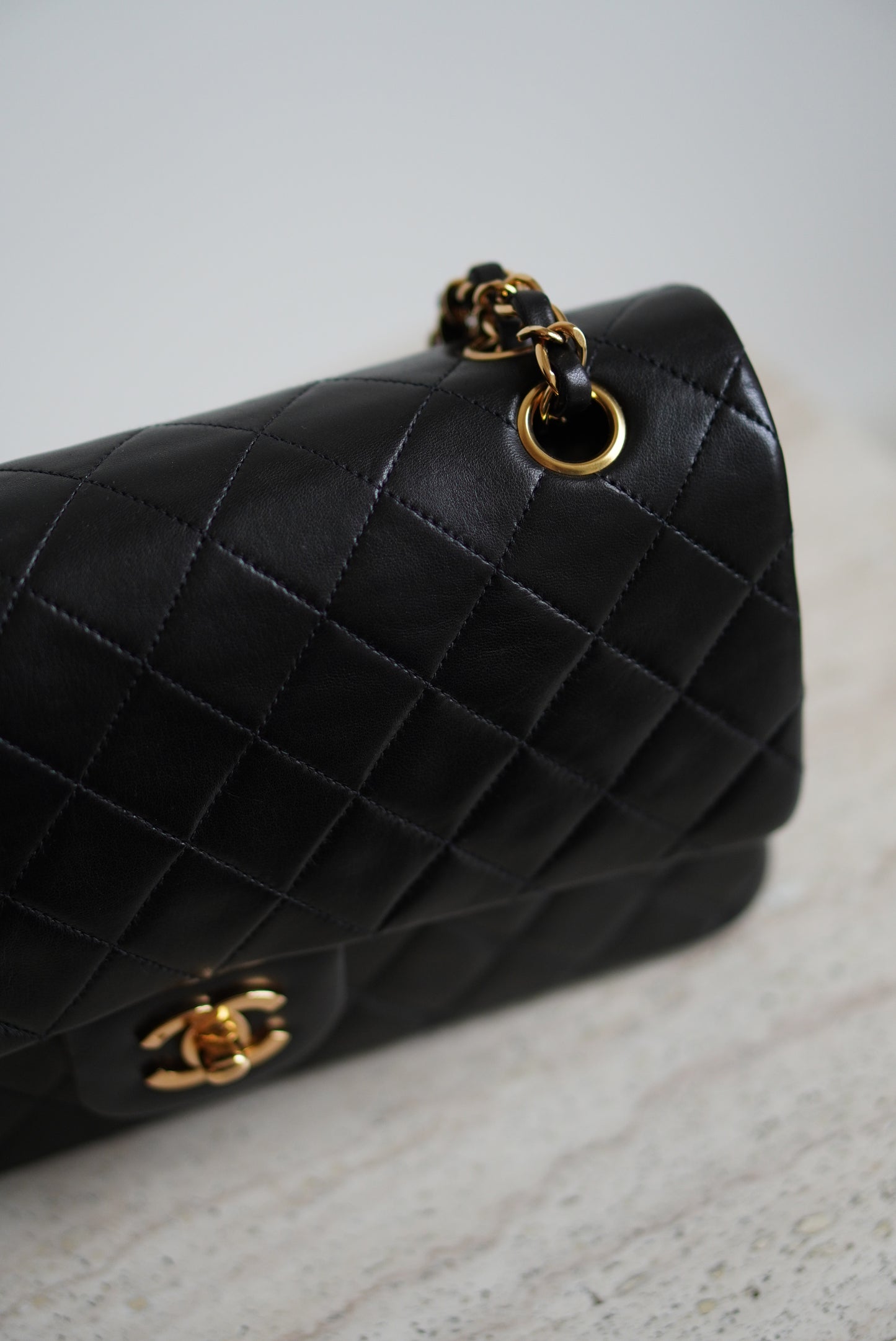 CHANEL CLASSIC MEDIUM DOUBLE FLAP