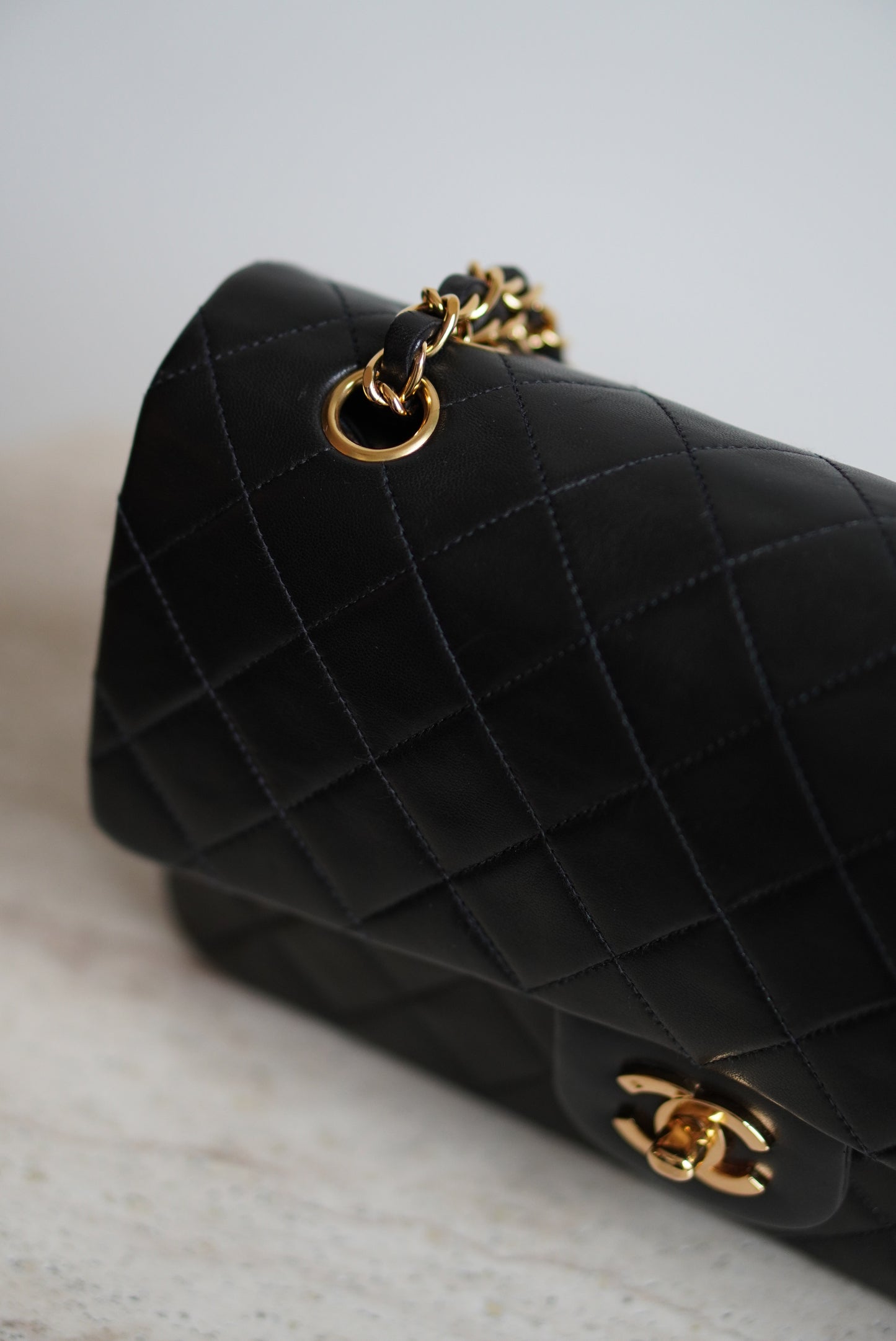 CHANEL CLASSIC MEDIUM DOUBLE FLAP