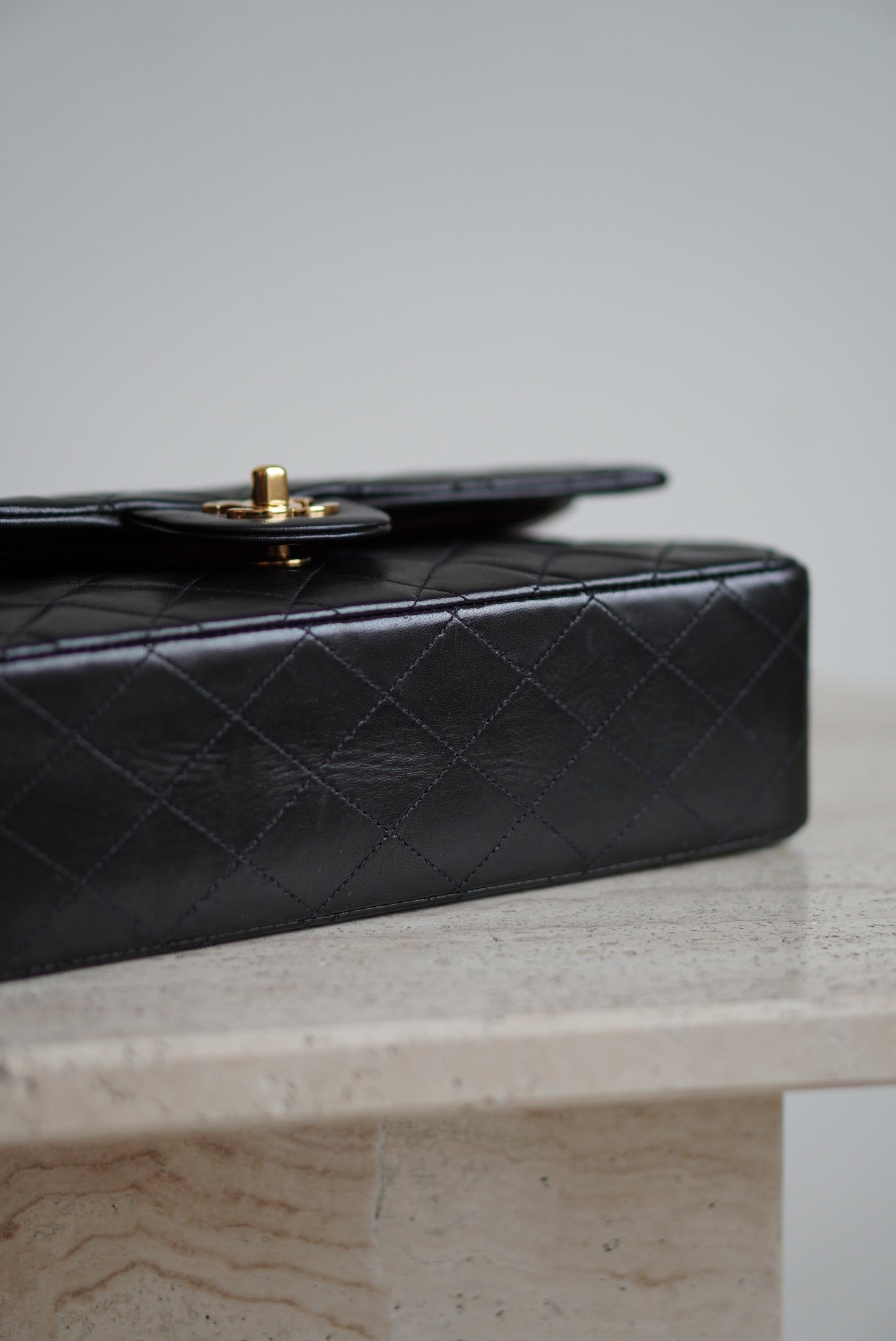 CHANEL CLASSIC MEDIUM DOUBLE FLAP