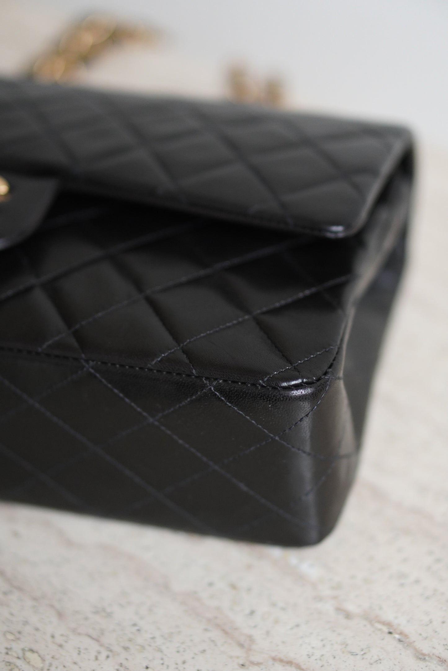 CHANEL CLASSIC MEDIUM DOUBLE FLAP