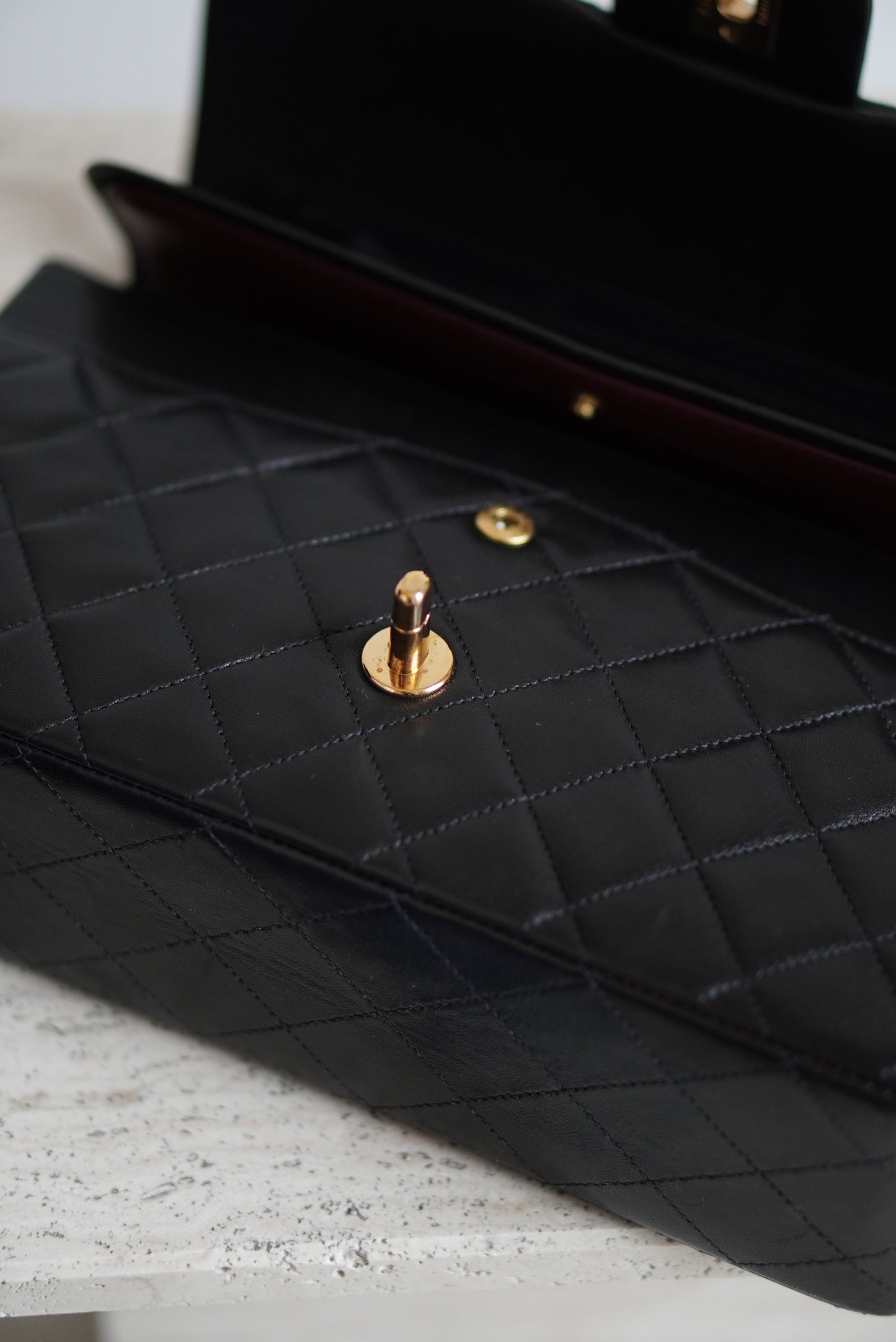 CHANEL CLASSIC MEDIUM DOUBLE FLAP
