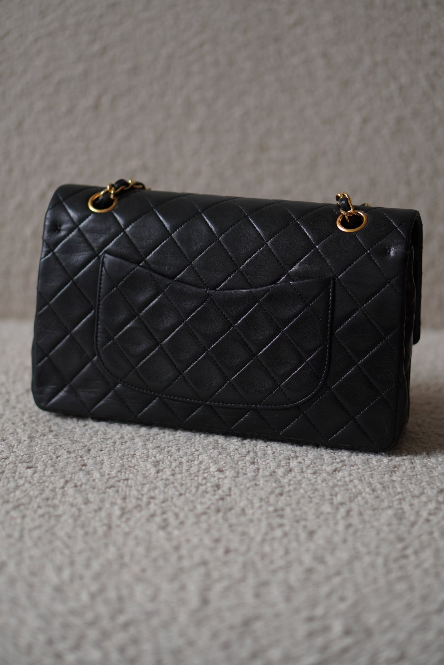 CHANEL CLASSIC MEDIUM DOUBLE FLAP
