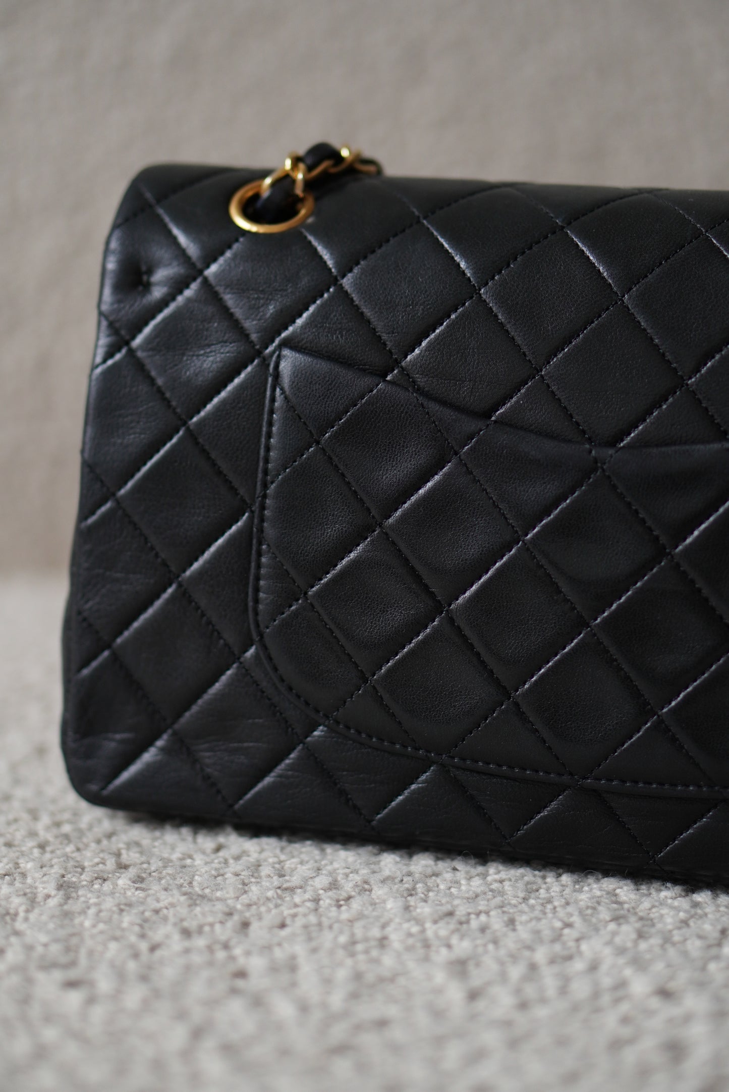 CHANEL CLASSIC MEDIUM DOUBLE FLAP