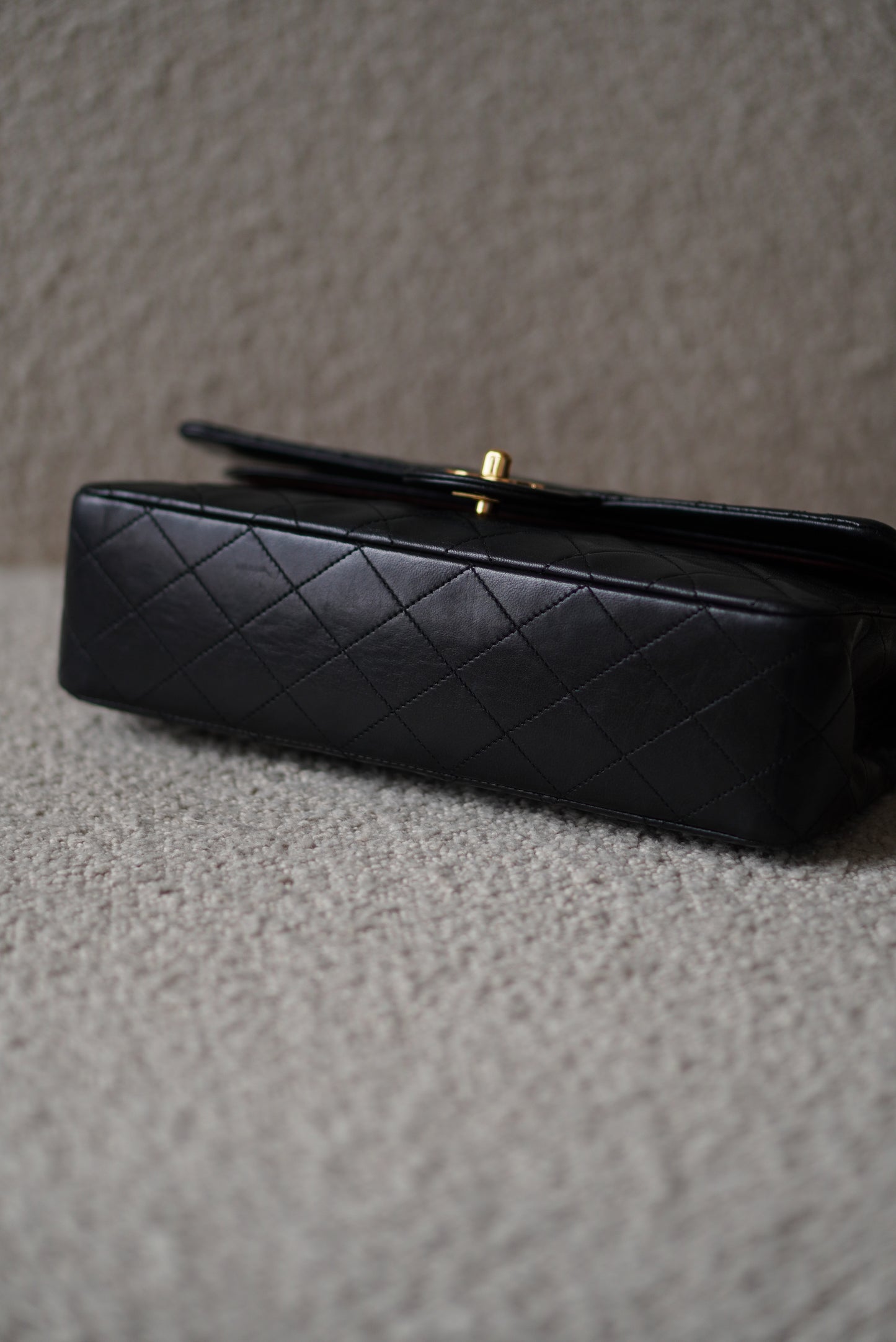 CHANEL CLASSIC MEDIUM DOUBLE FLAP