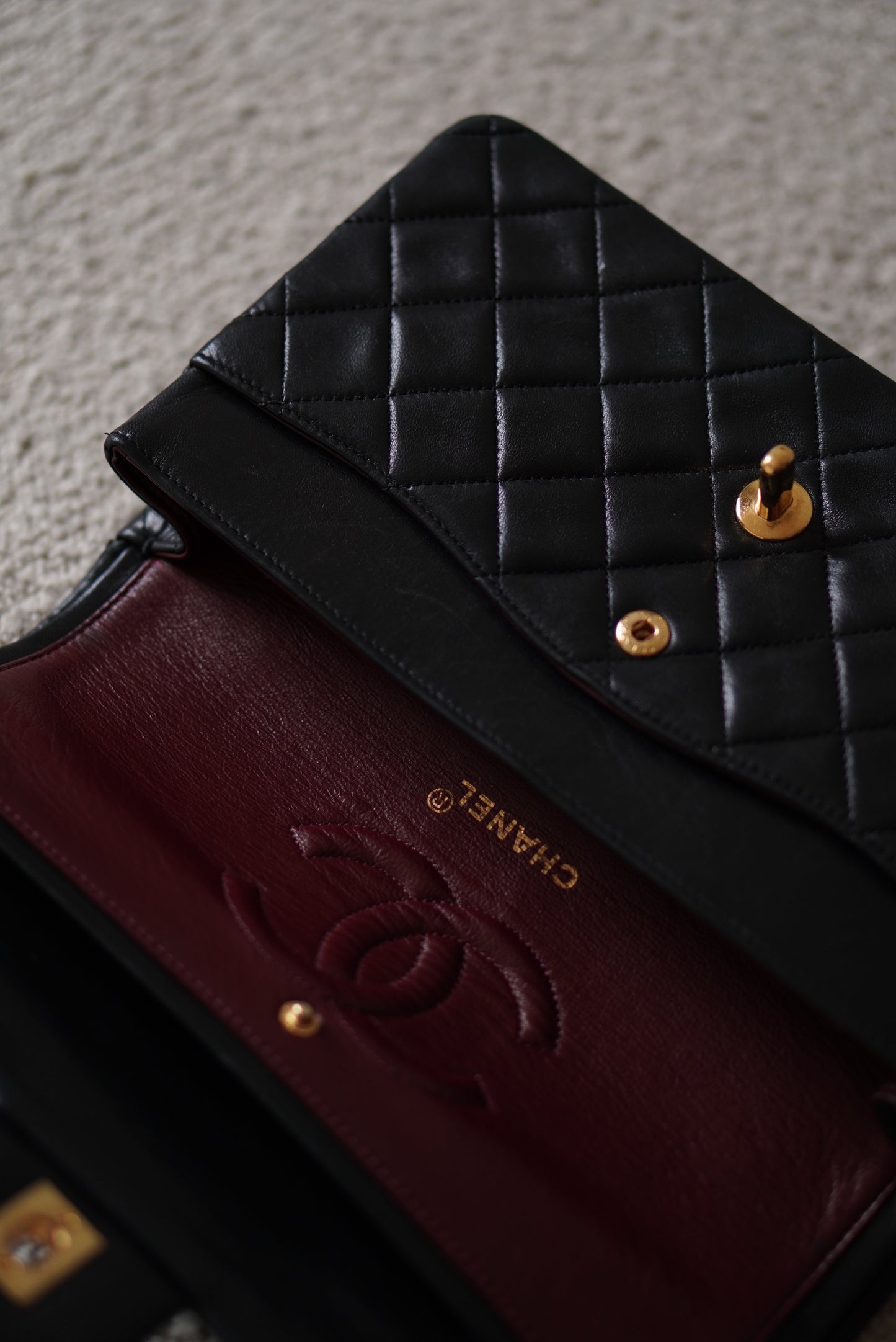 CHANEL CLASSIC MEDIUM DOUBLE FLAP