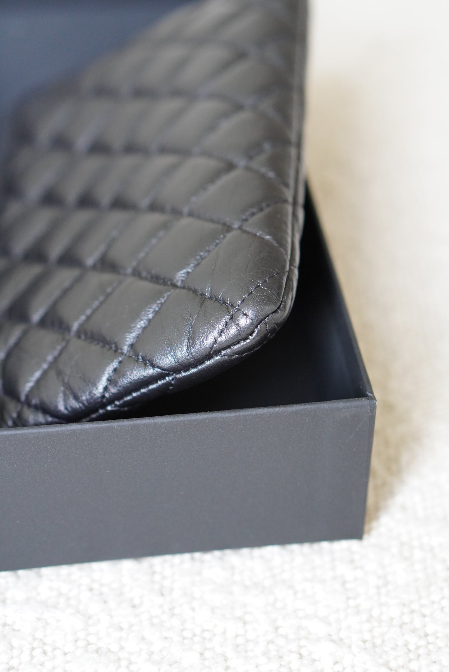 CHANEL 2.55 REISSUE SMALL O CASE