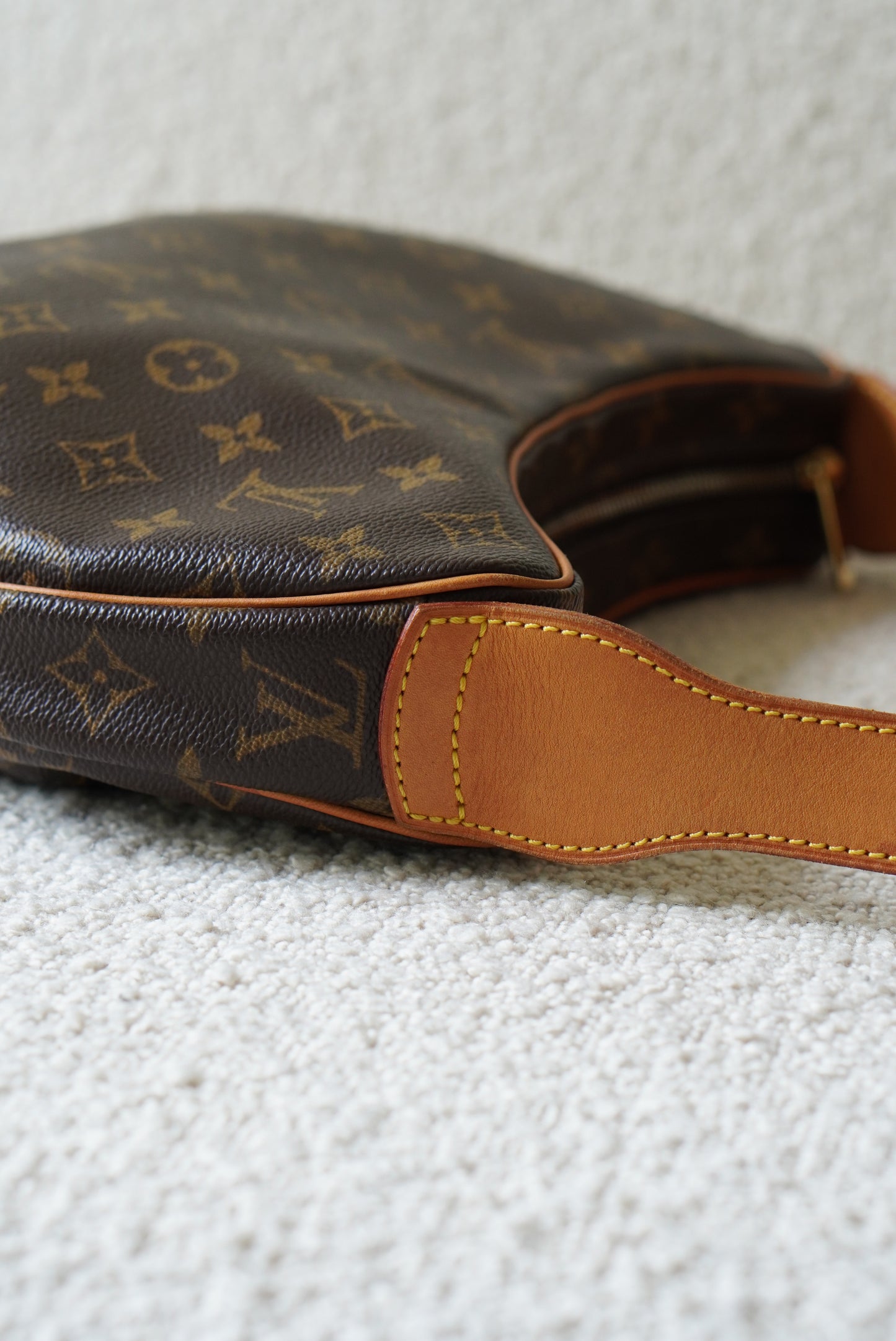 LOUIS VUITTON CROISSANT MM