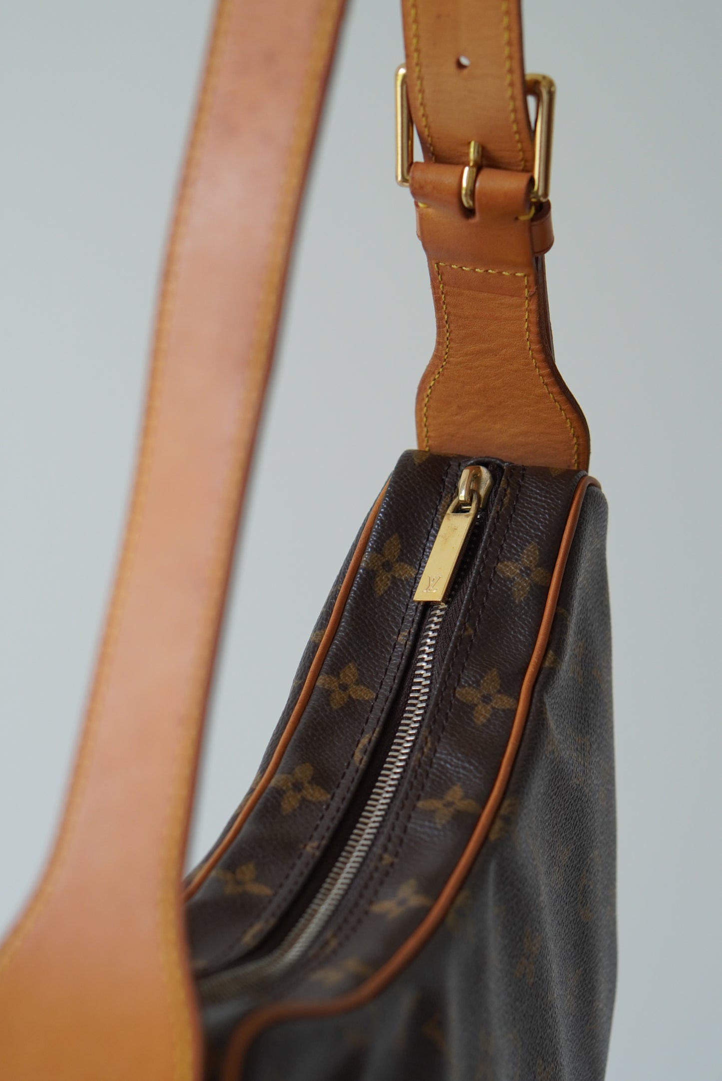 LOUIS VUITTON CROISSANT MM