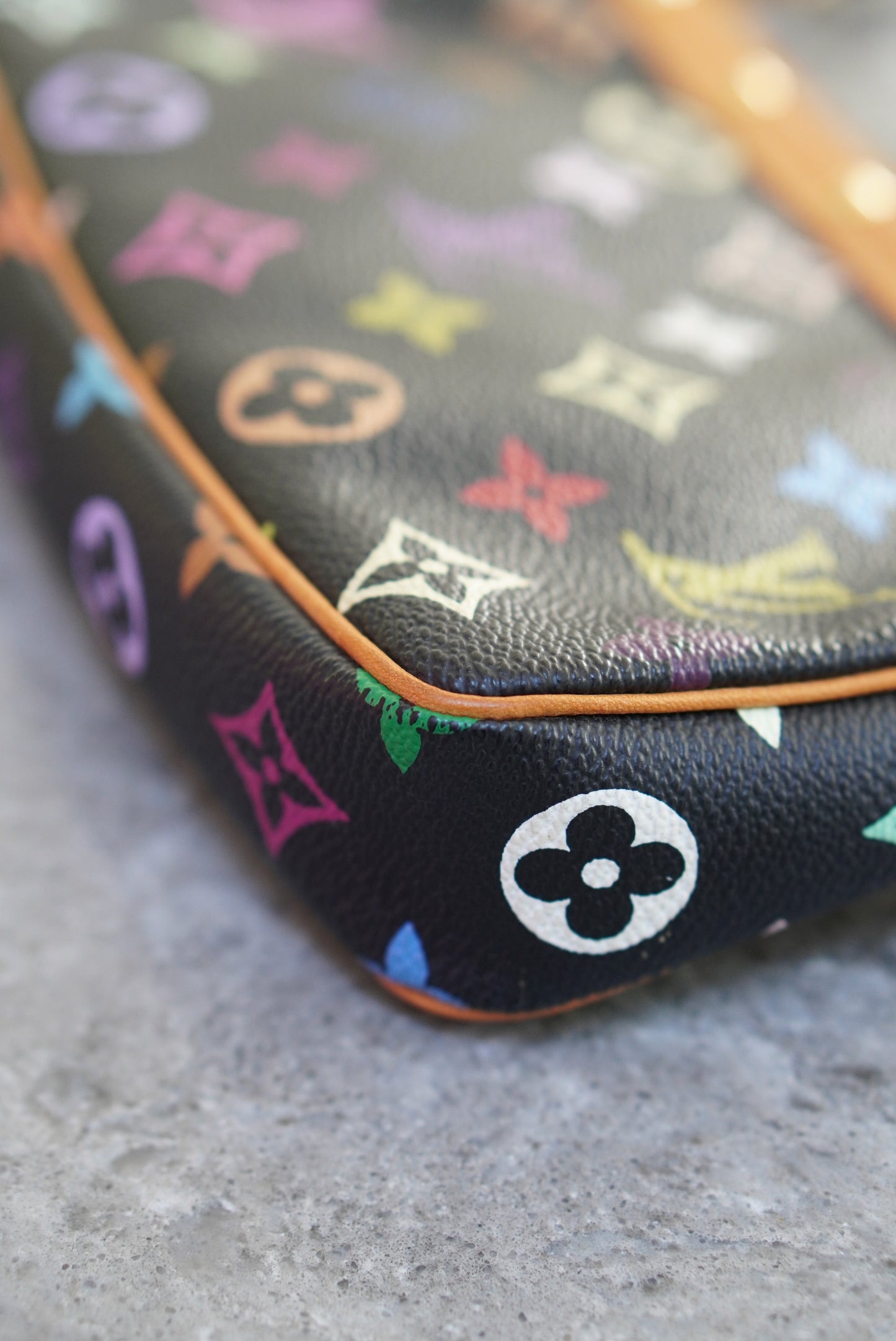 LOUIS VUITTON POCHETTE ACCESSOIRES