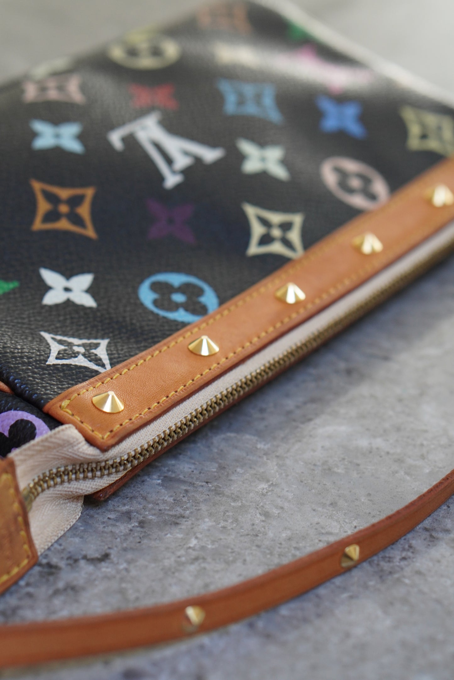 LOUIS VUITTON POCHETTE ACCESSOIRES