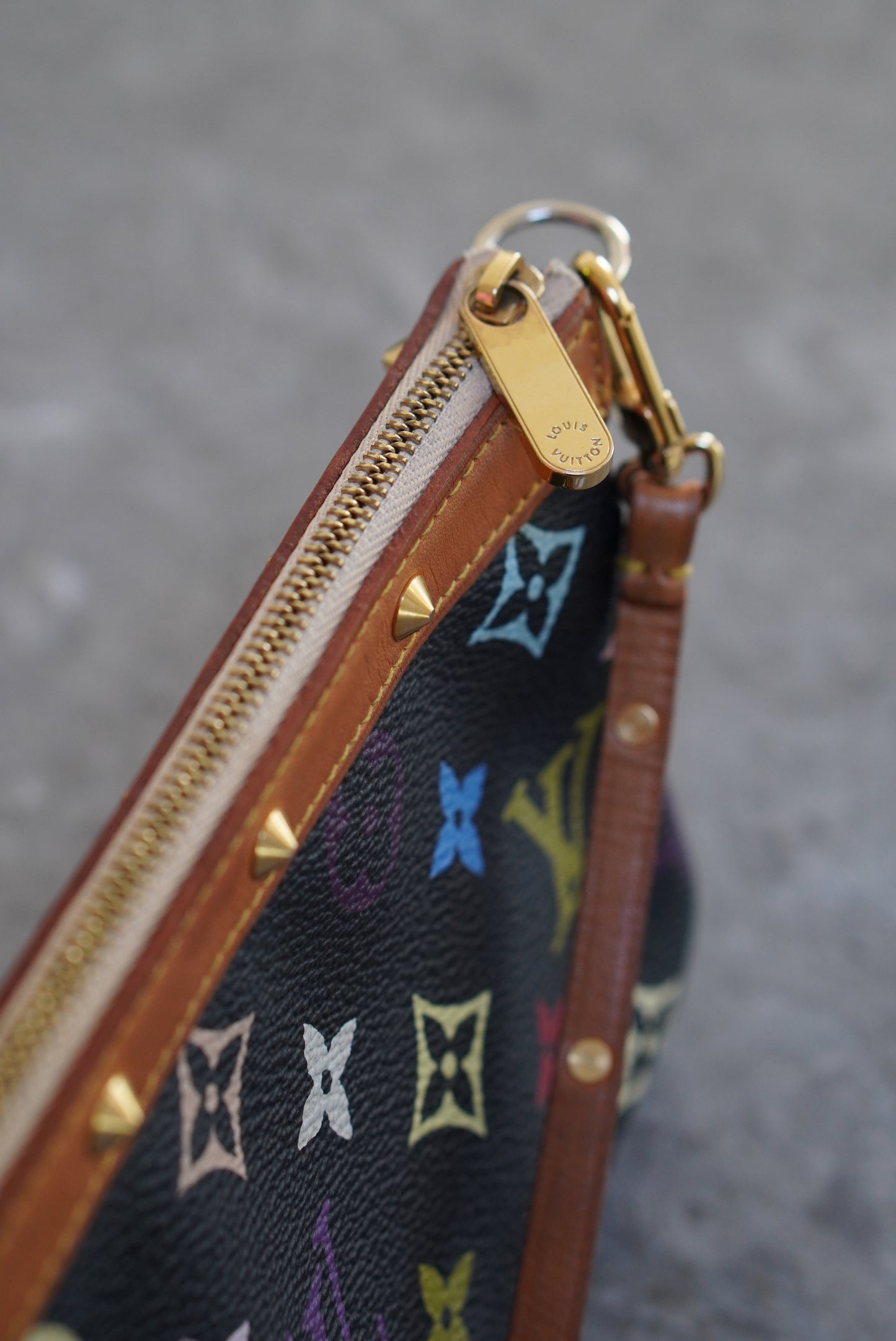 LOUIS VUITTON POCHETTE ACCESSOIRES