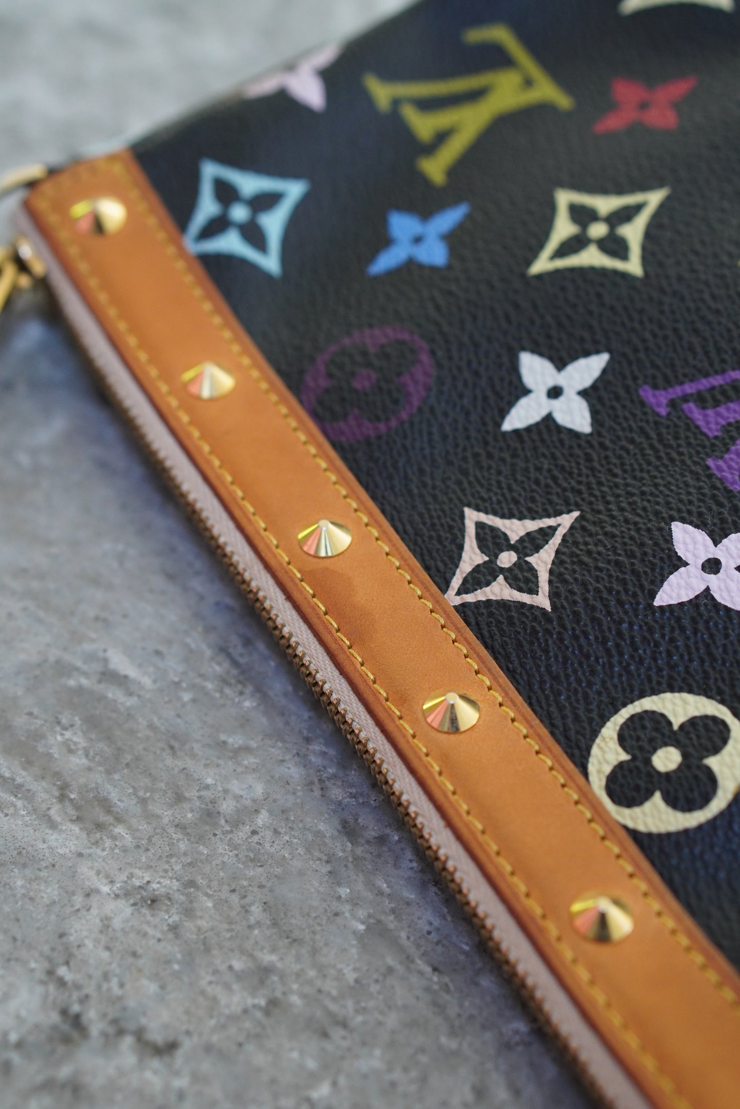LOUIS VUITTON POCHETTE ACCESSOIRES