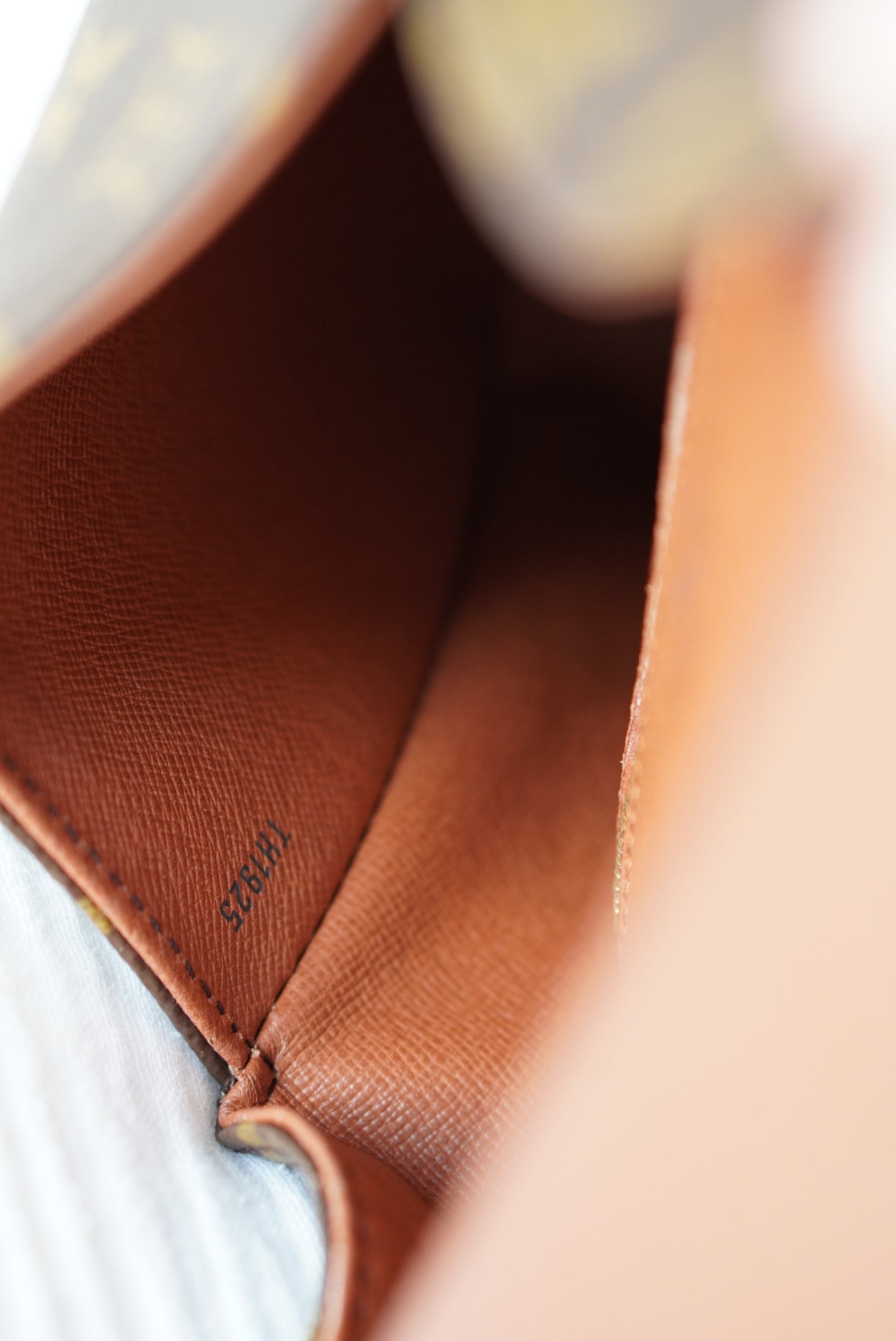 LOUIS VUITTON SAINT CLOUD MM