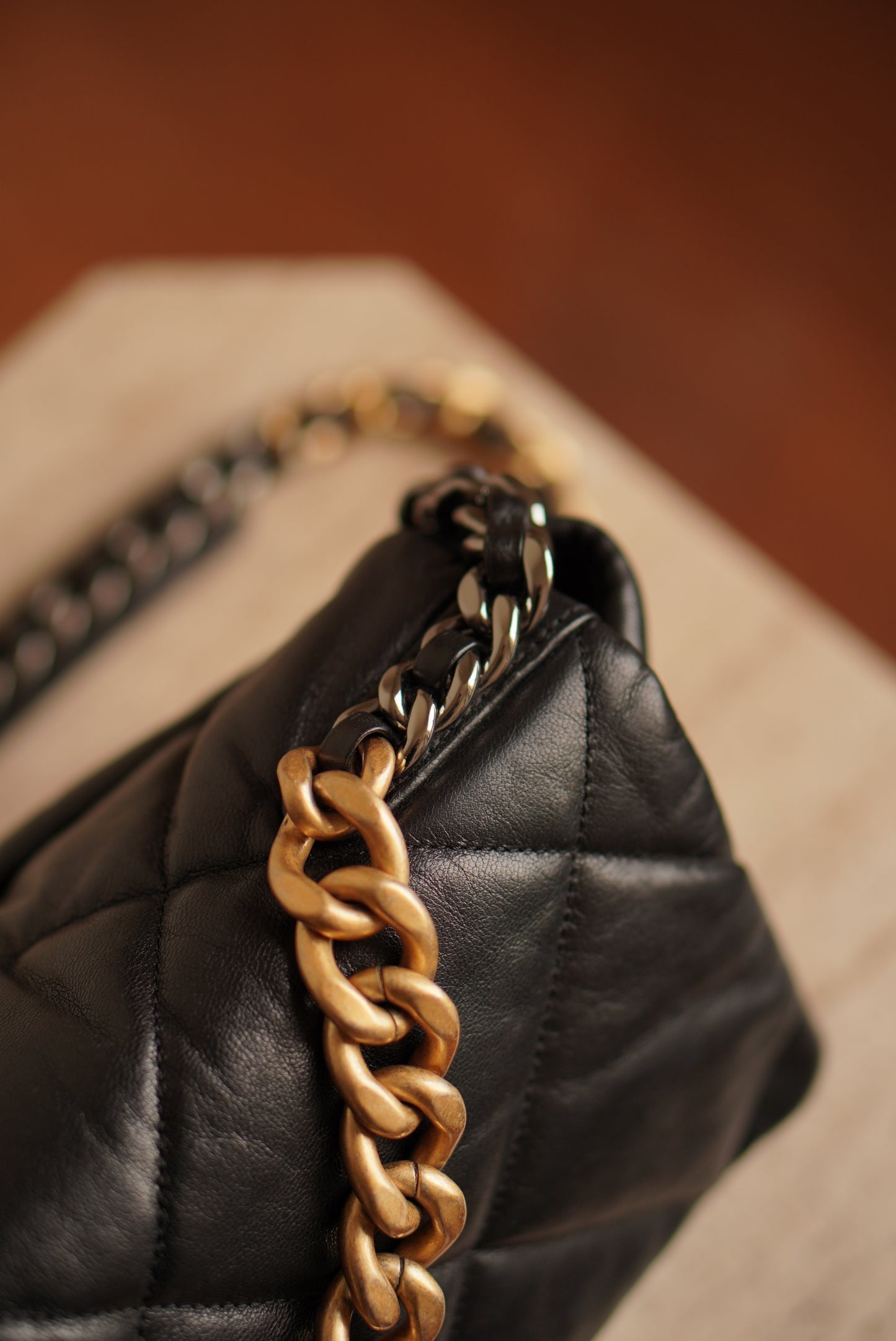 CHANEL 19 LARGE | BLACK