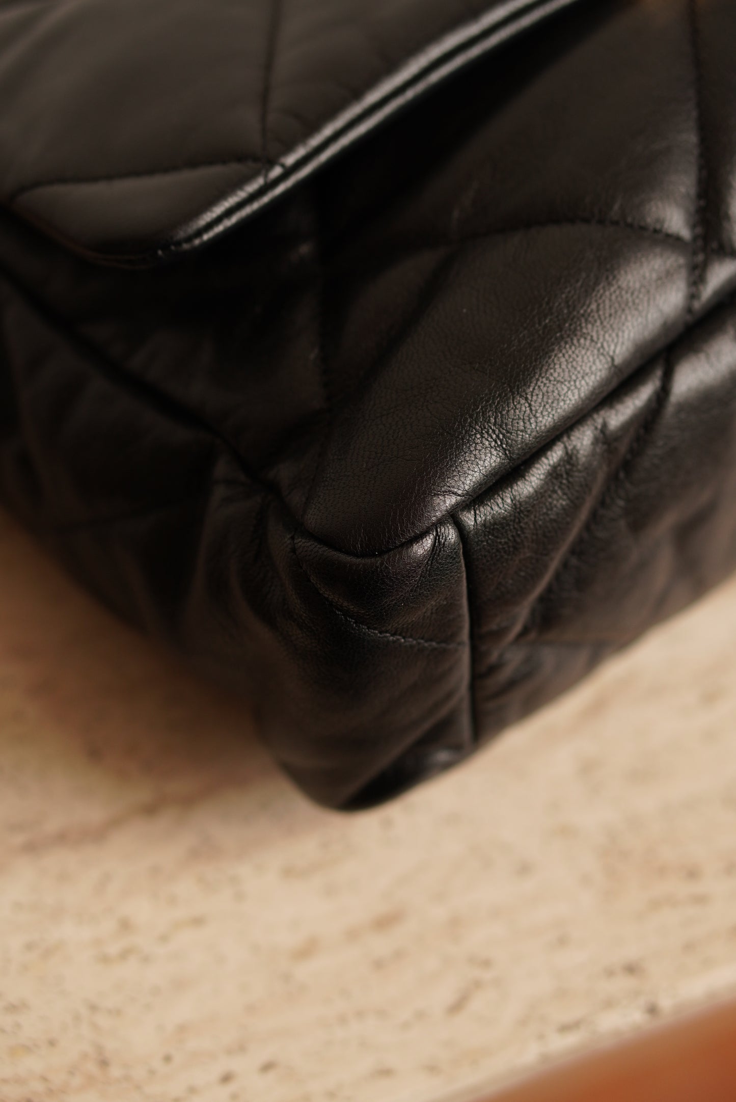 CHANEL 19 LARGE | BLACK