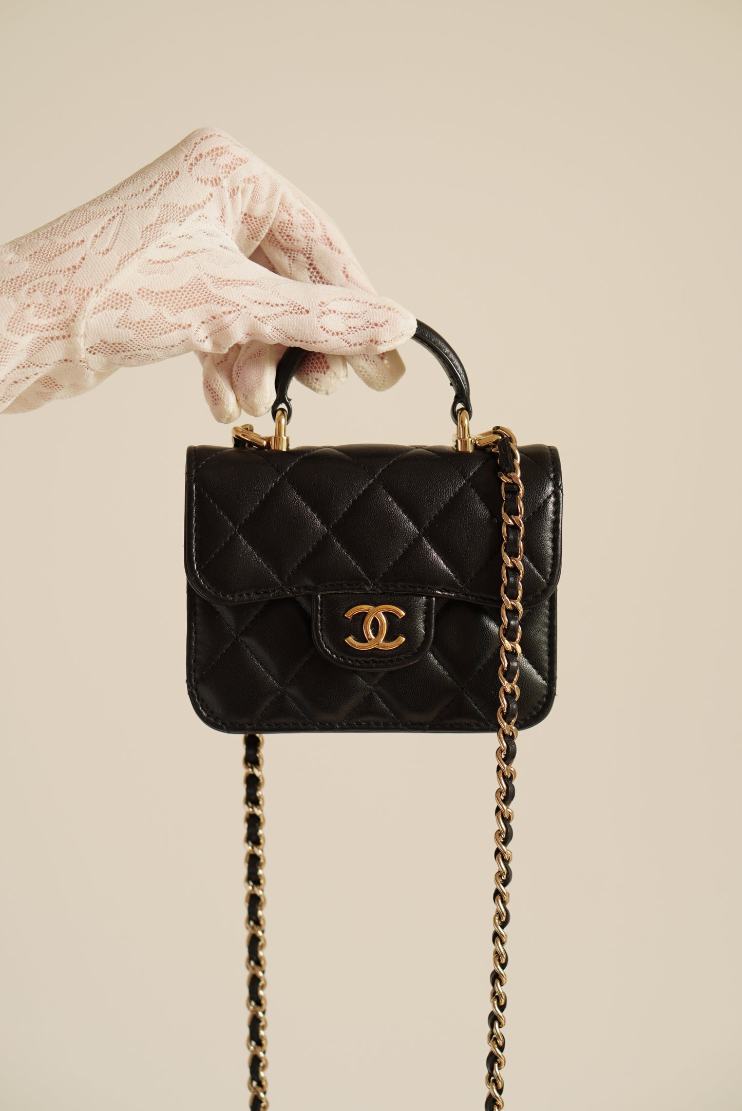 CHANEL 21K MICRO TOP HANDLE | BLACK