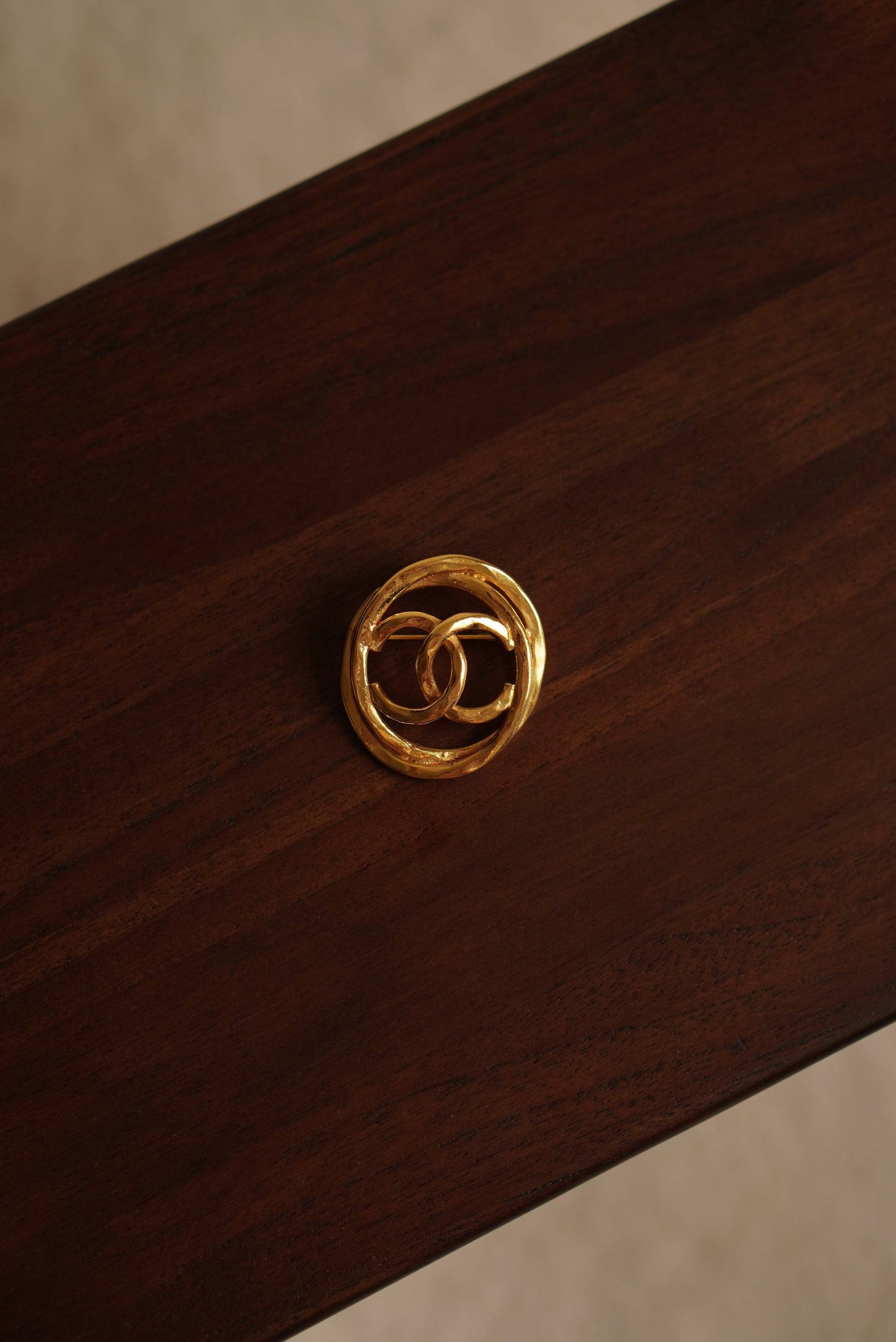 CHANEL BROOCH OVAL