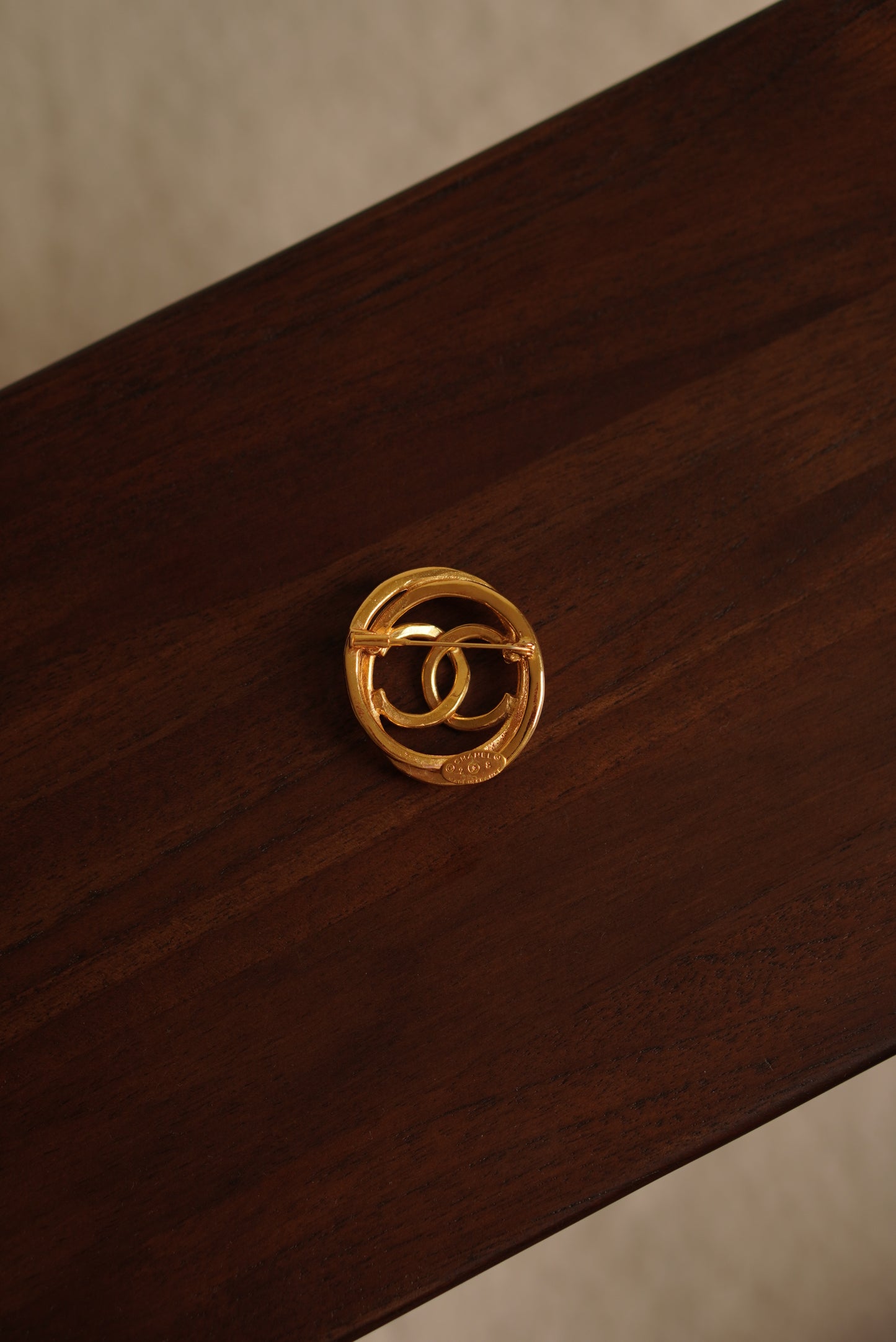 CHANEL BROOCH OVAL