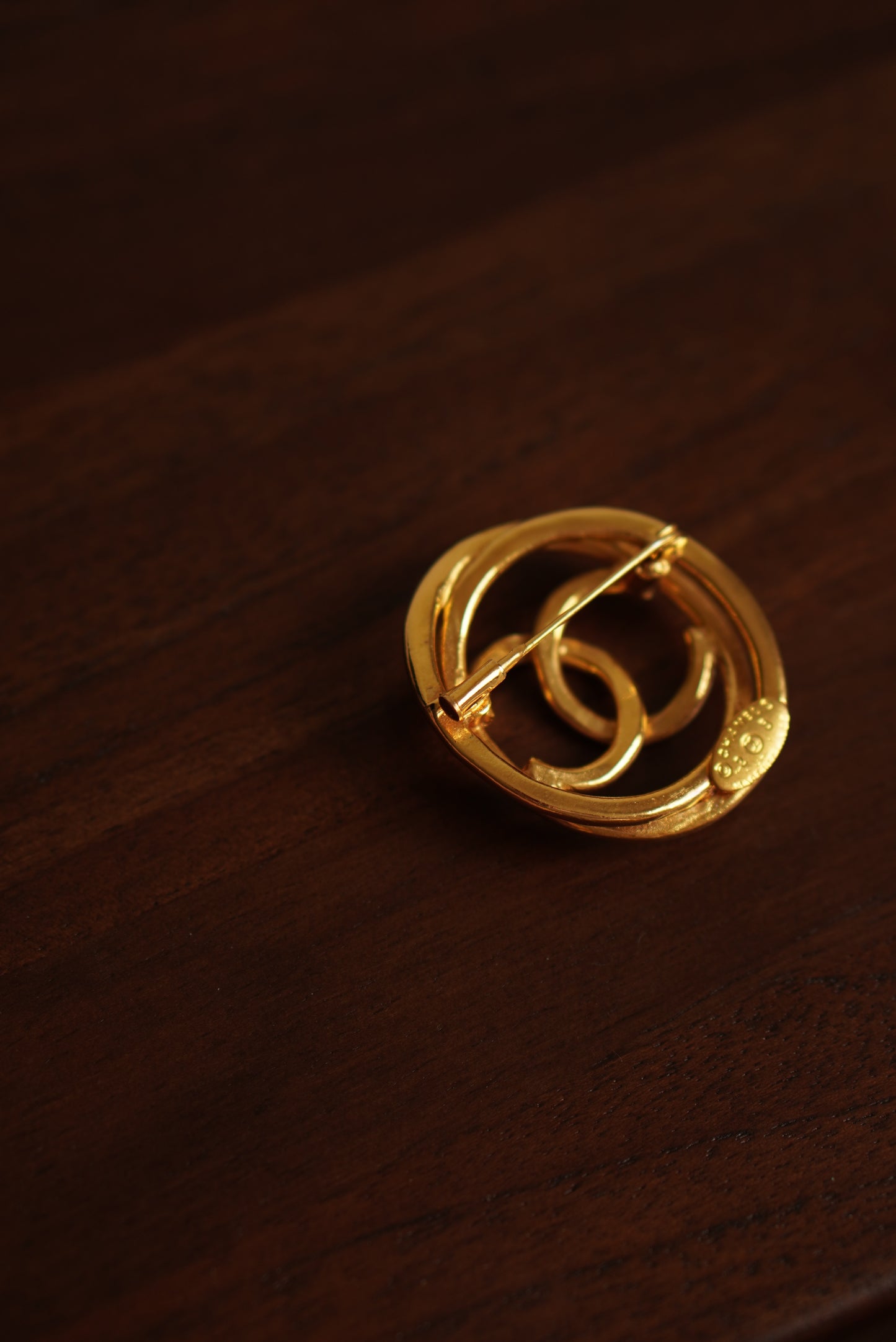 CHANEL BROOCH OVAL