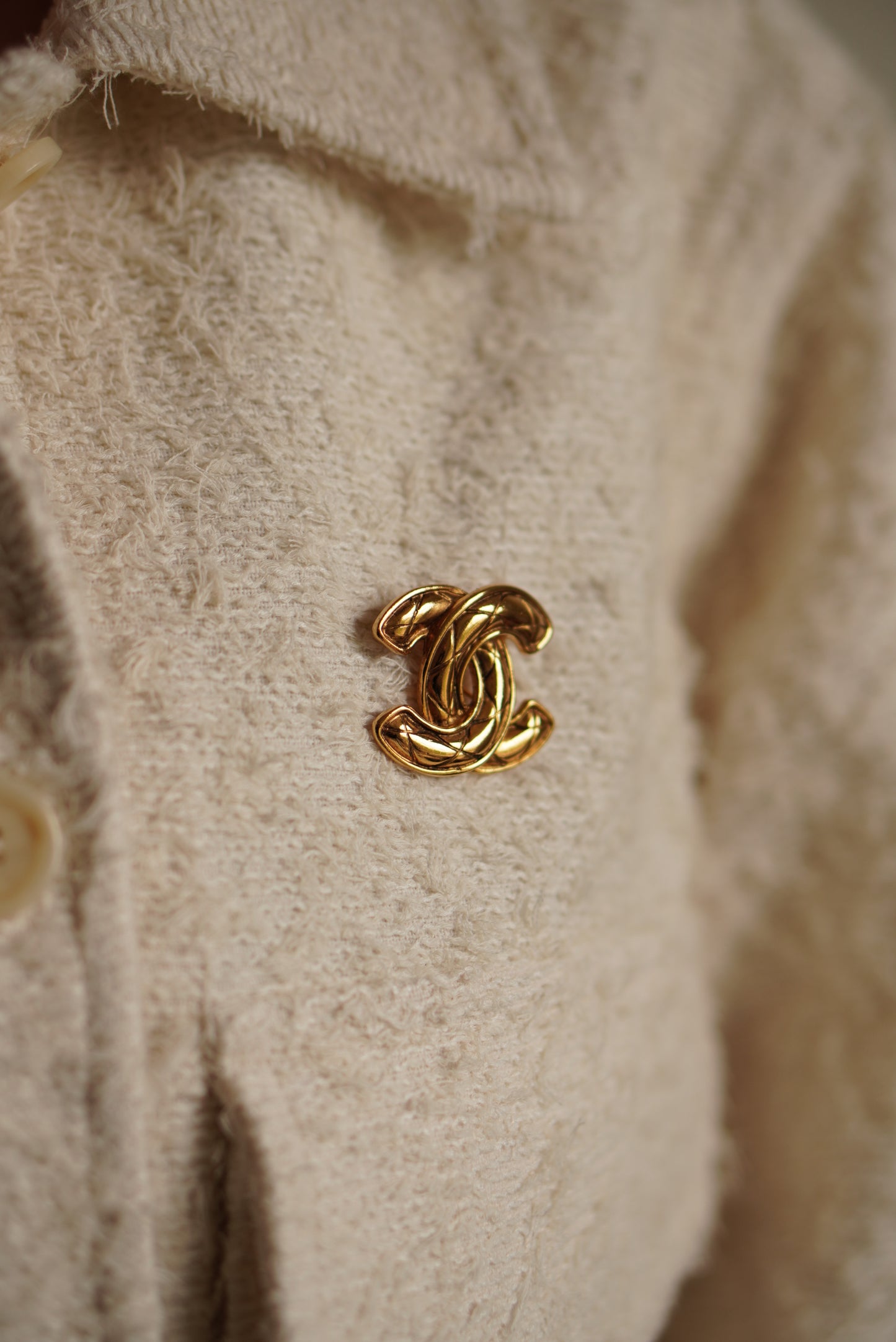 CHANEL BROOCH CC