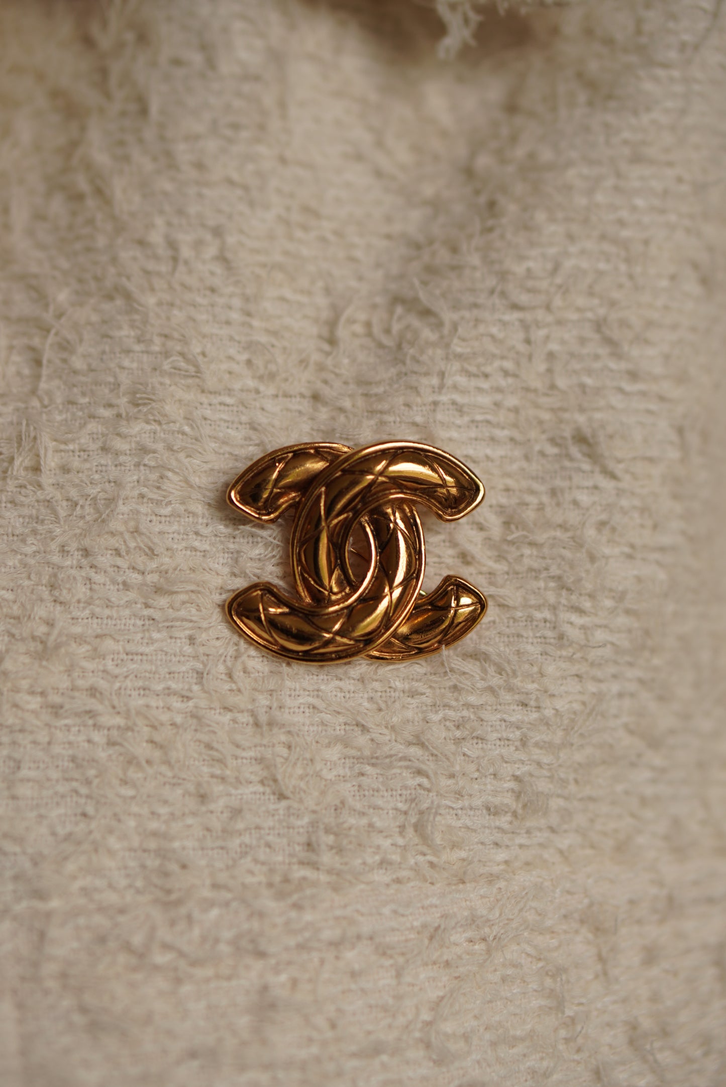 CHANEL BROOCH CC