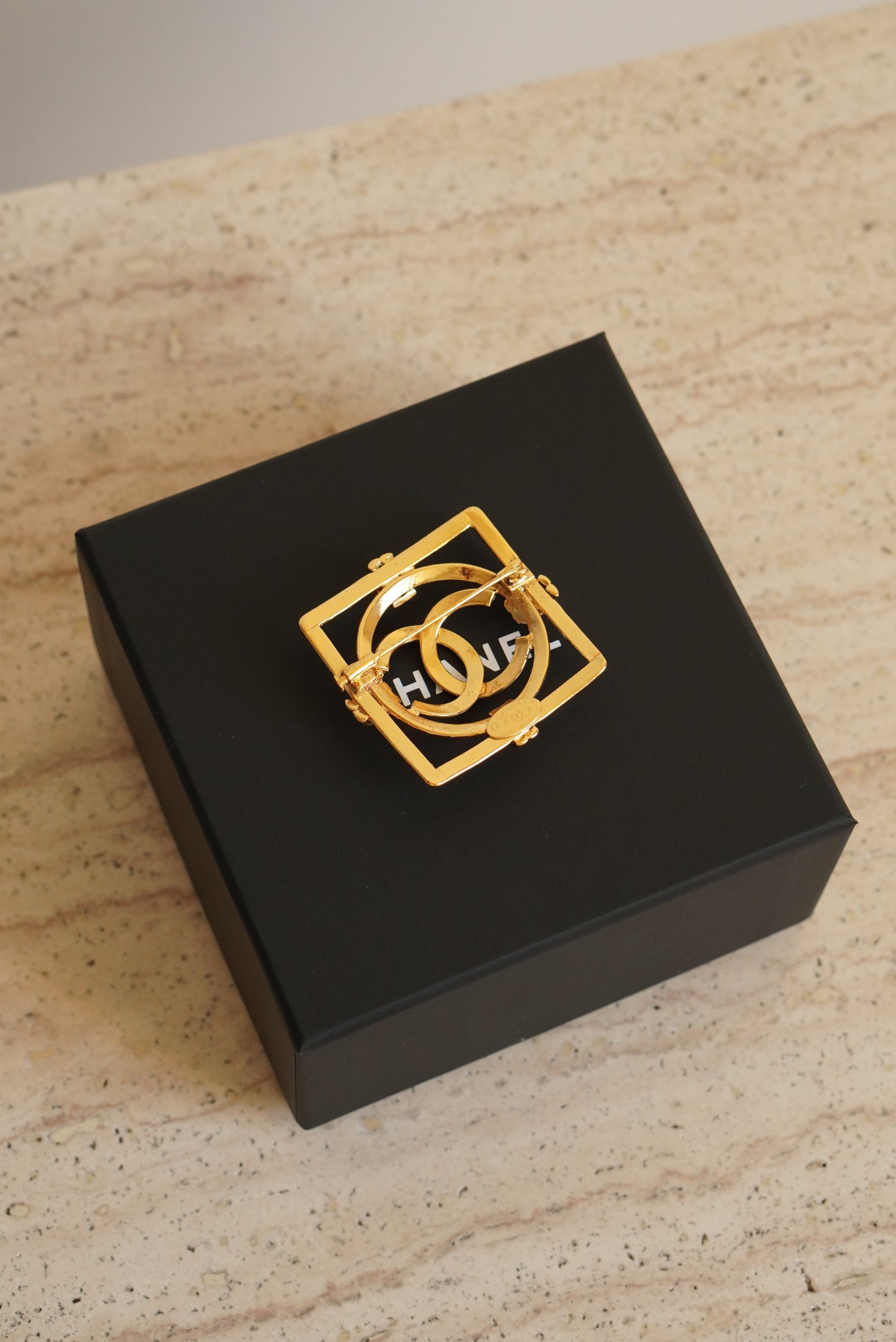 CHANEL BROOCH SQUARE