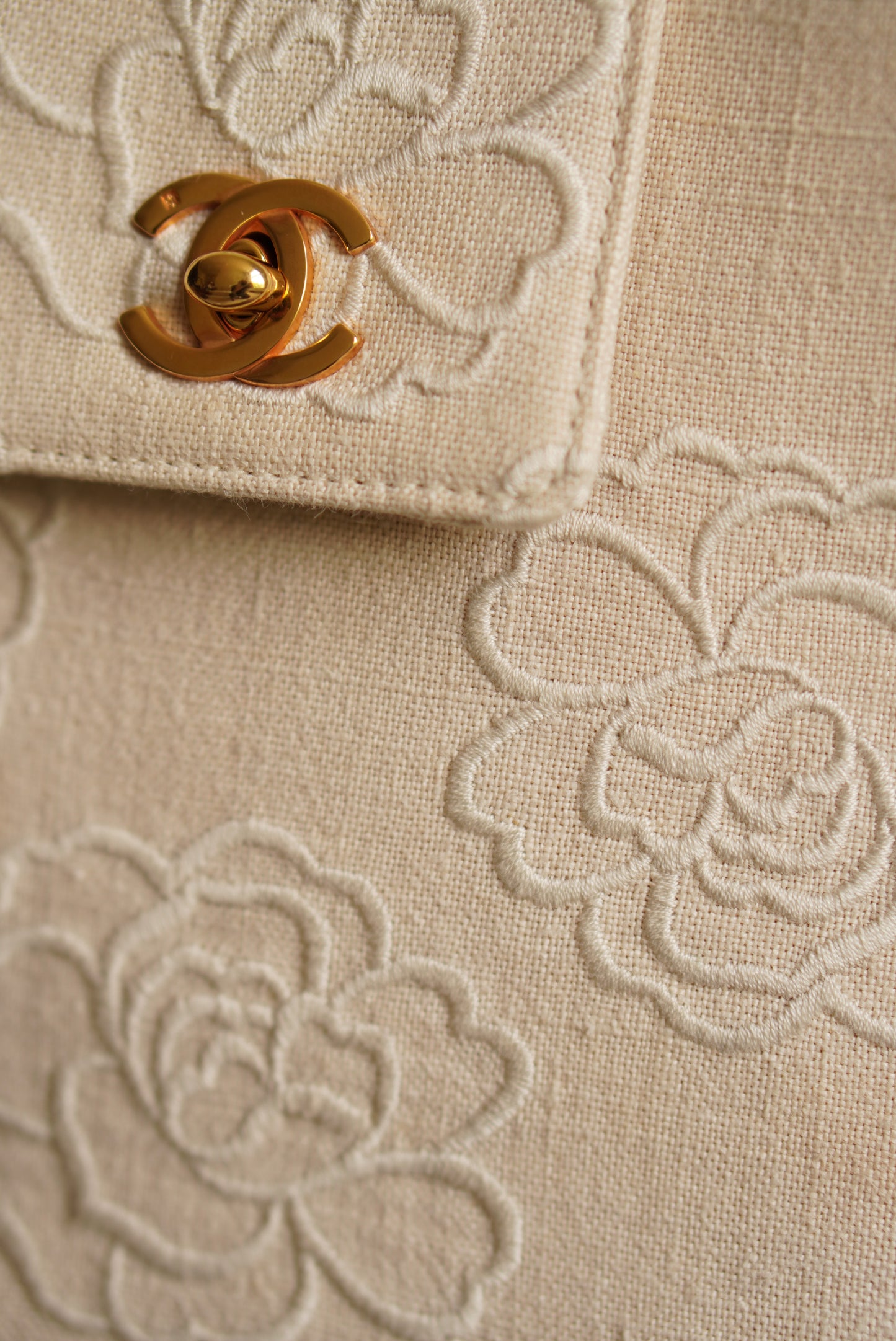 CHANEL CAMELLIA TURNLOCK SMALL