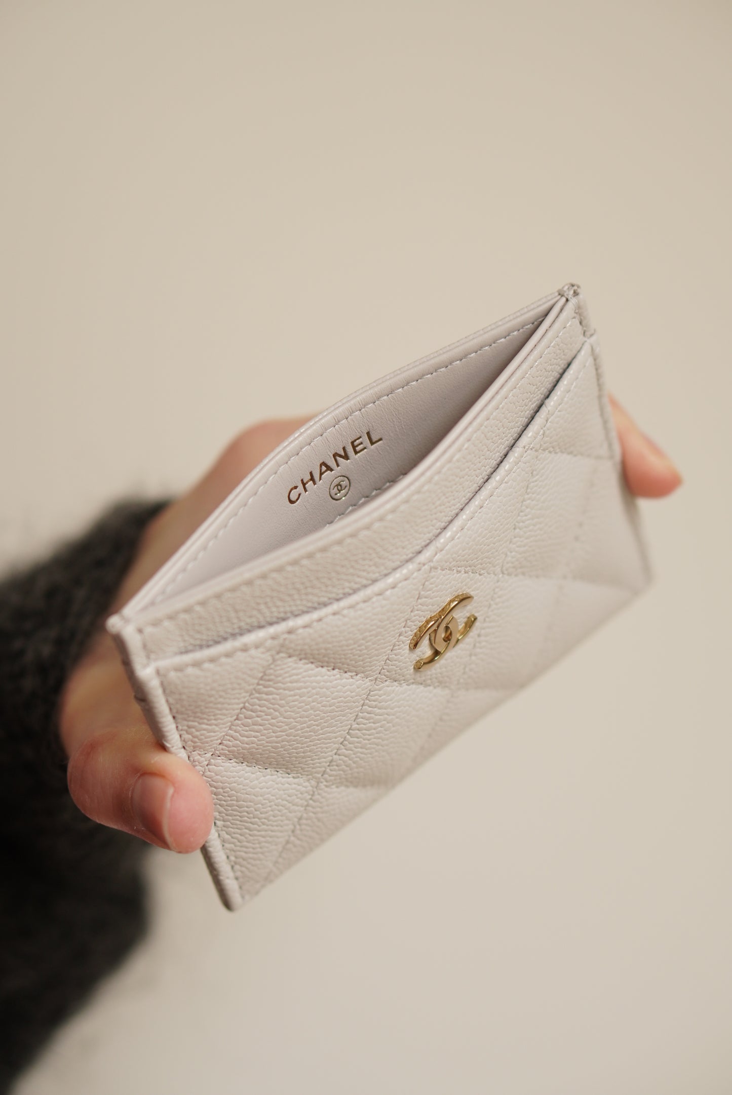 CHANEL CLASSIC CARD HOLDER | LIGHT GREY