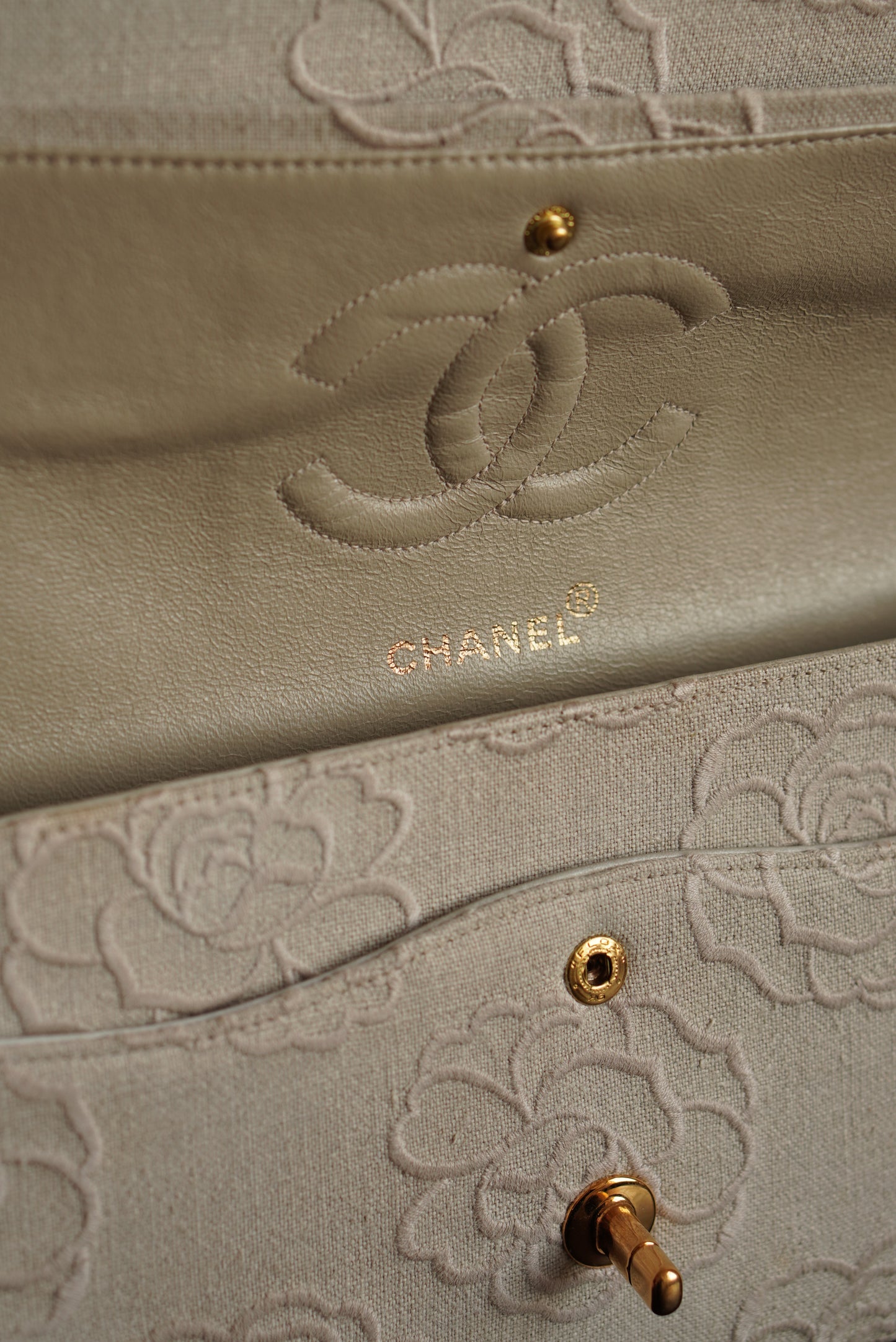 CHANEL CLASSIC CAMELLIA MEDIUM DOUBLE FLAP
