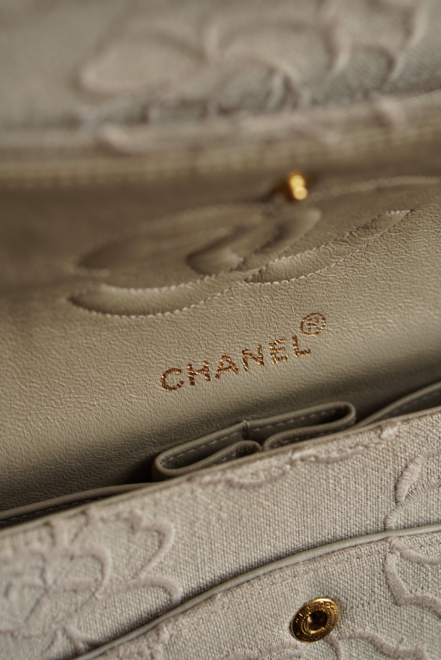 CHANEL CLASSIC CAMELLIA MEDIUM DOUBLE FLAP