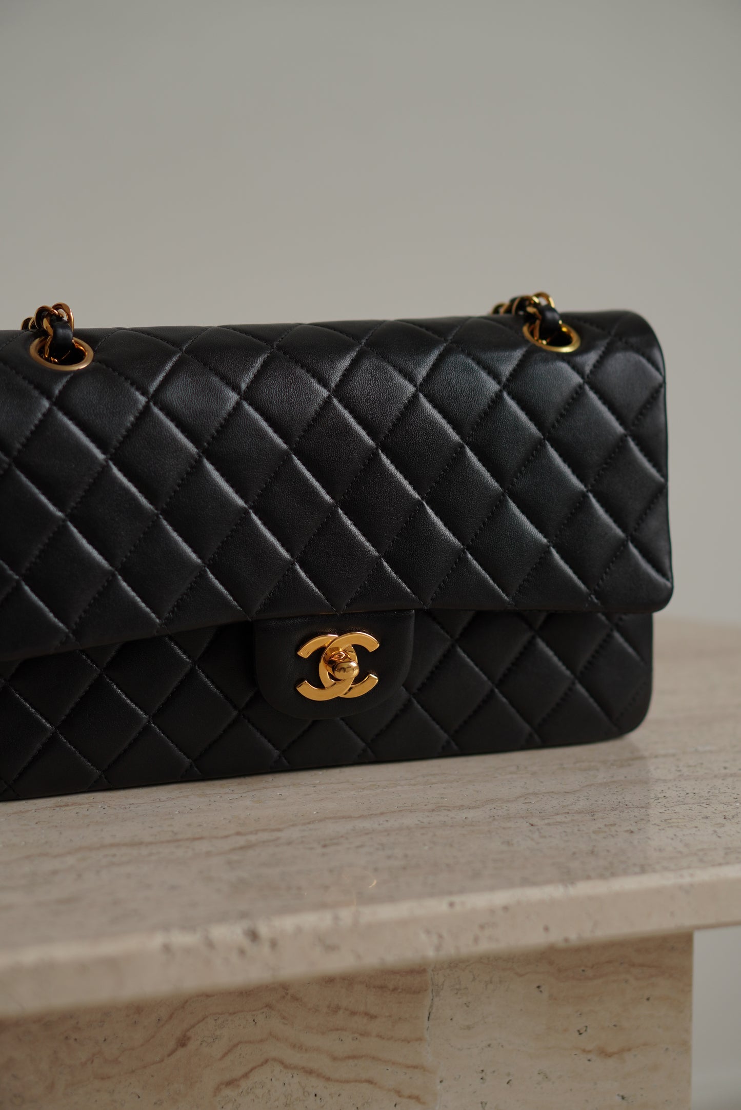 CHANEL CLASSIC MEDIUM DOUBLE FLAP