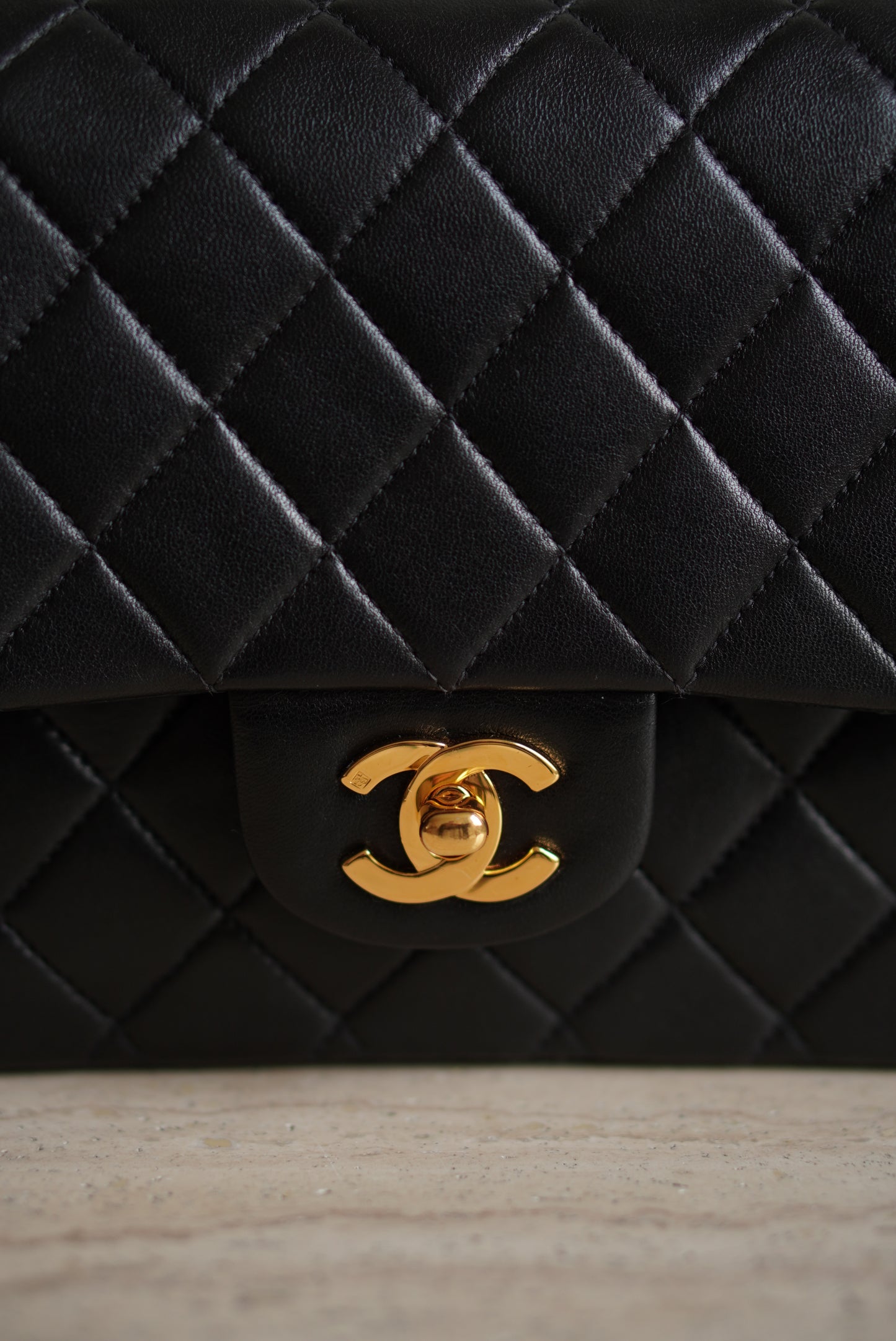 CHANEL CLASSIC MEDIUM DOUBLE FLAP