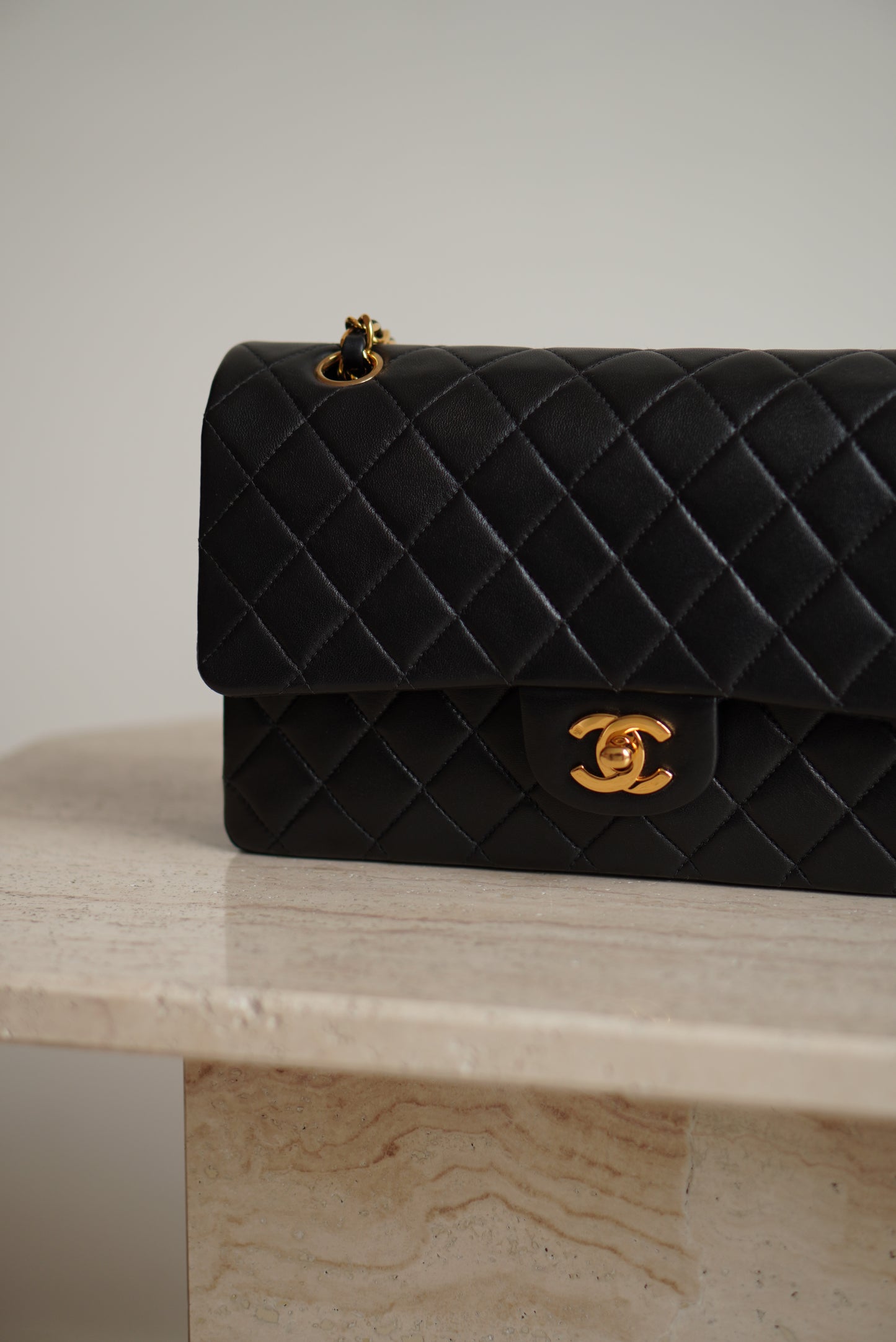 CHANEL CLASSIC MEDIUM DOUBLE FLAP