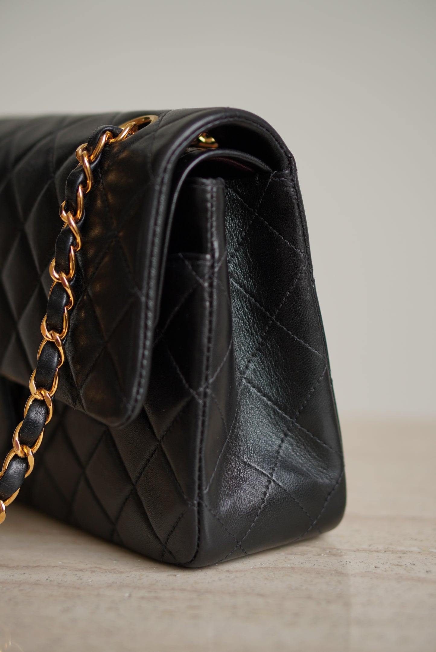 CHANEL CLASSIC MEDIUM DOUBLE FLAP