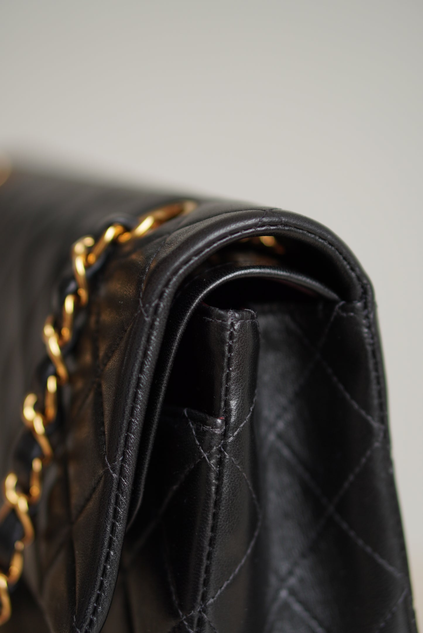 CHANEL CLASSIC MEDIUM DOUBLE FLAP