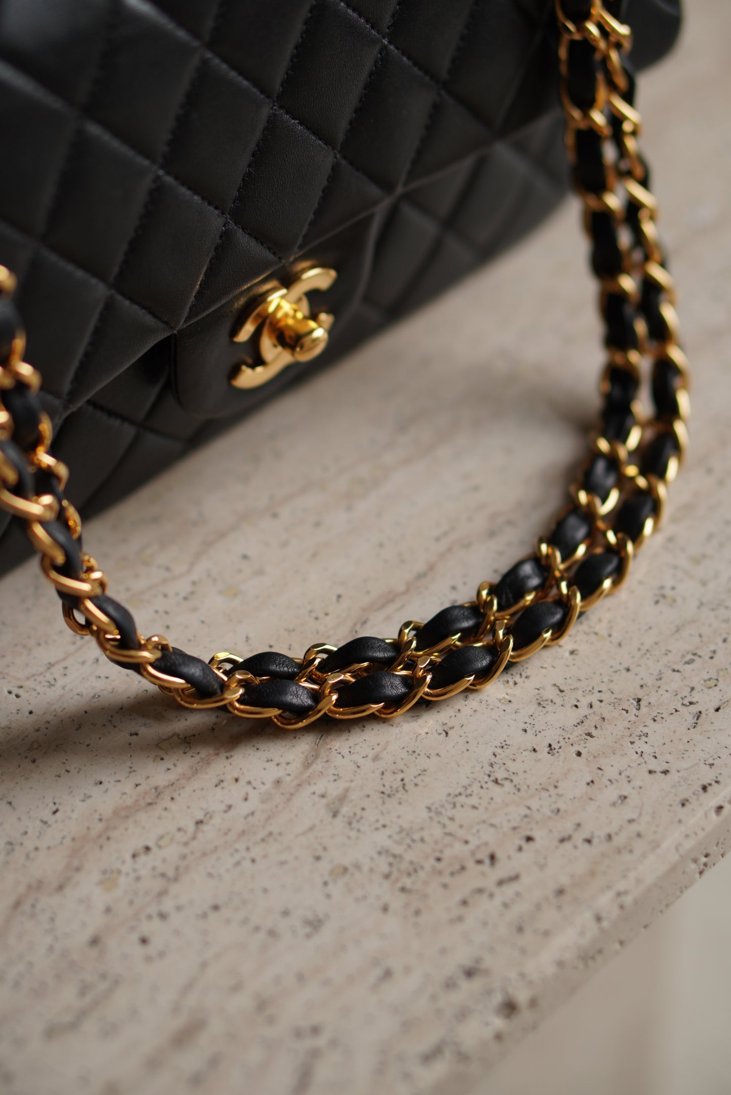CHANEL CLASSIC MEDIUM DOUBLE FLAP
