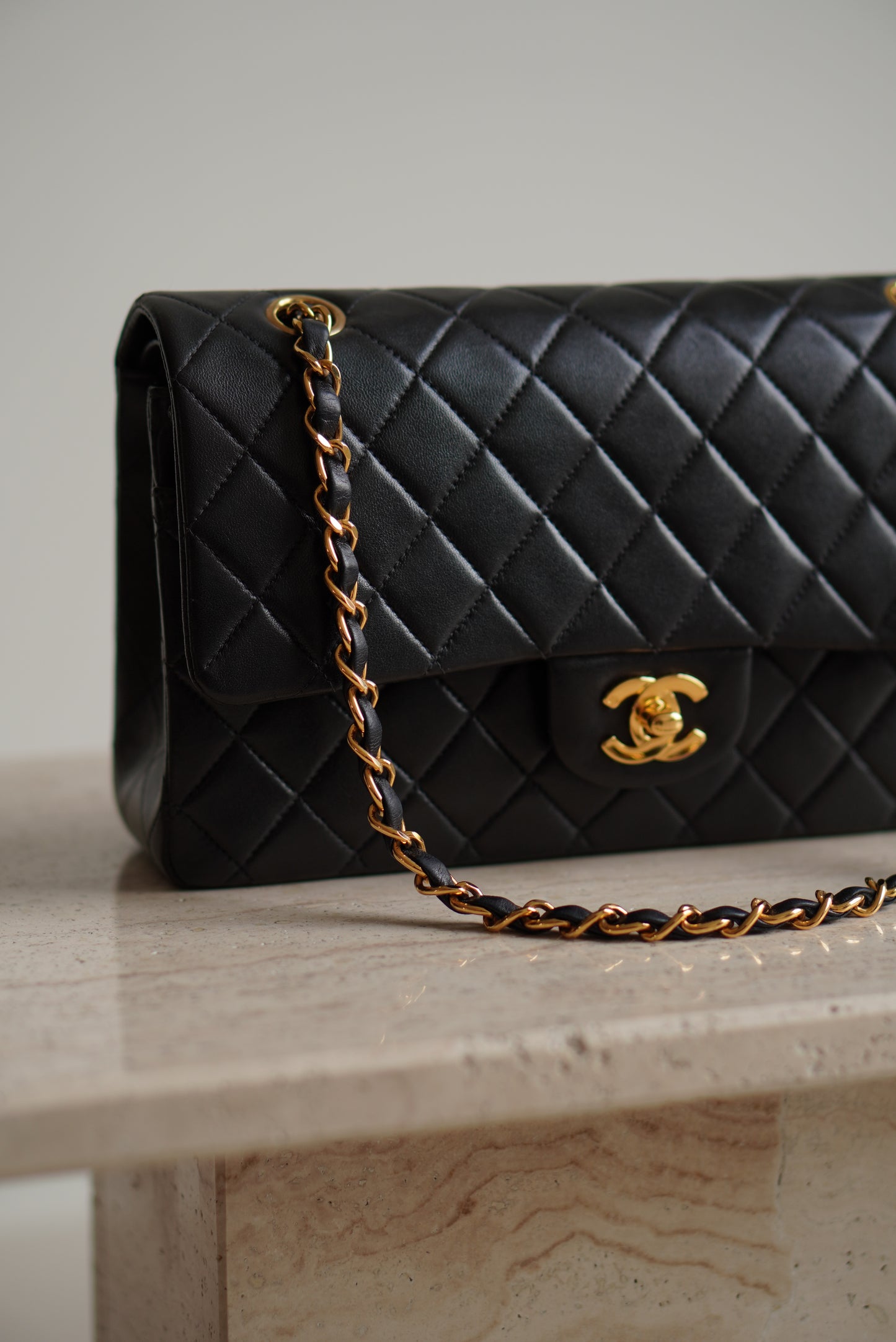 CHANEL CLASSIC MEDIUM DOUBLE FLAP