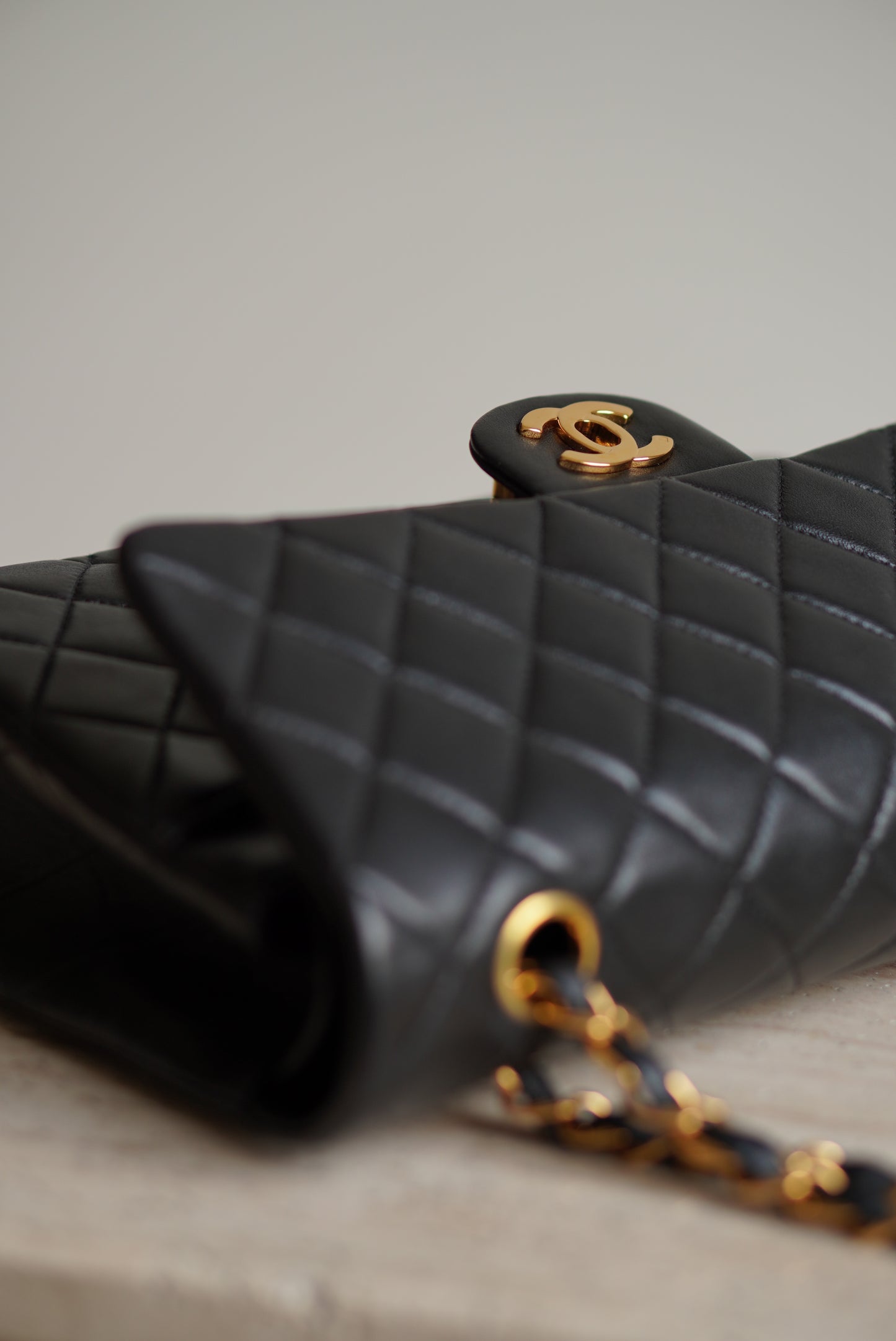 CHANEL CLASSIC MEDIUM DOUBLE FLAP