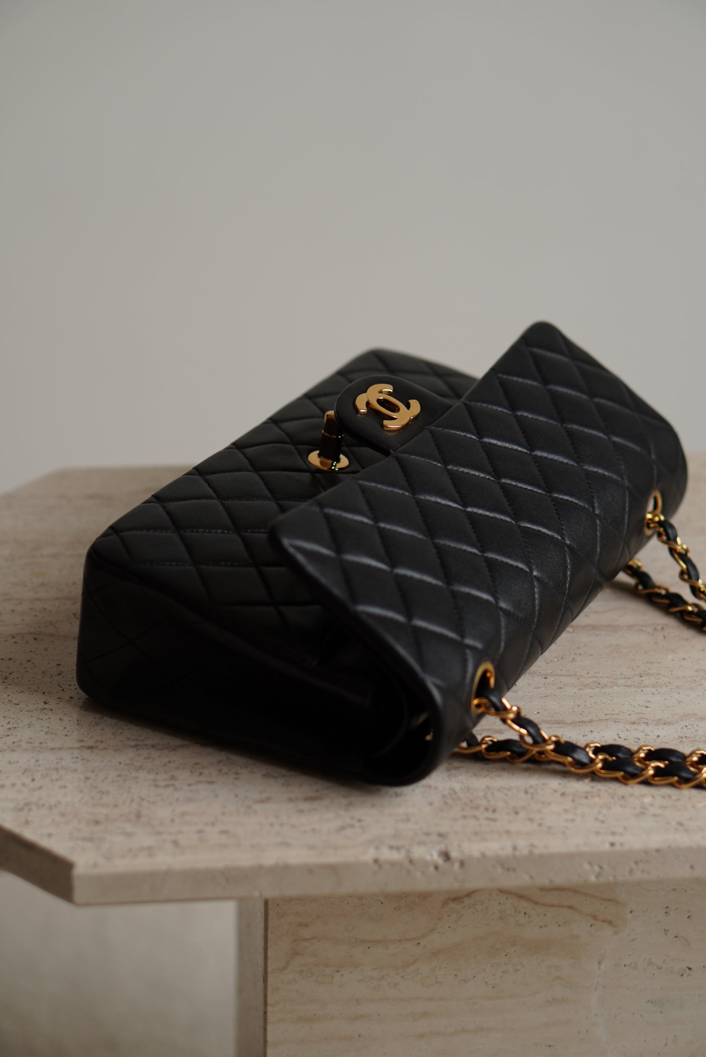 CHANEL CLASSIC MEDIUM DOUBLE FLAP
