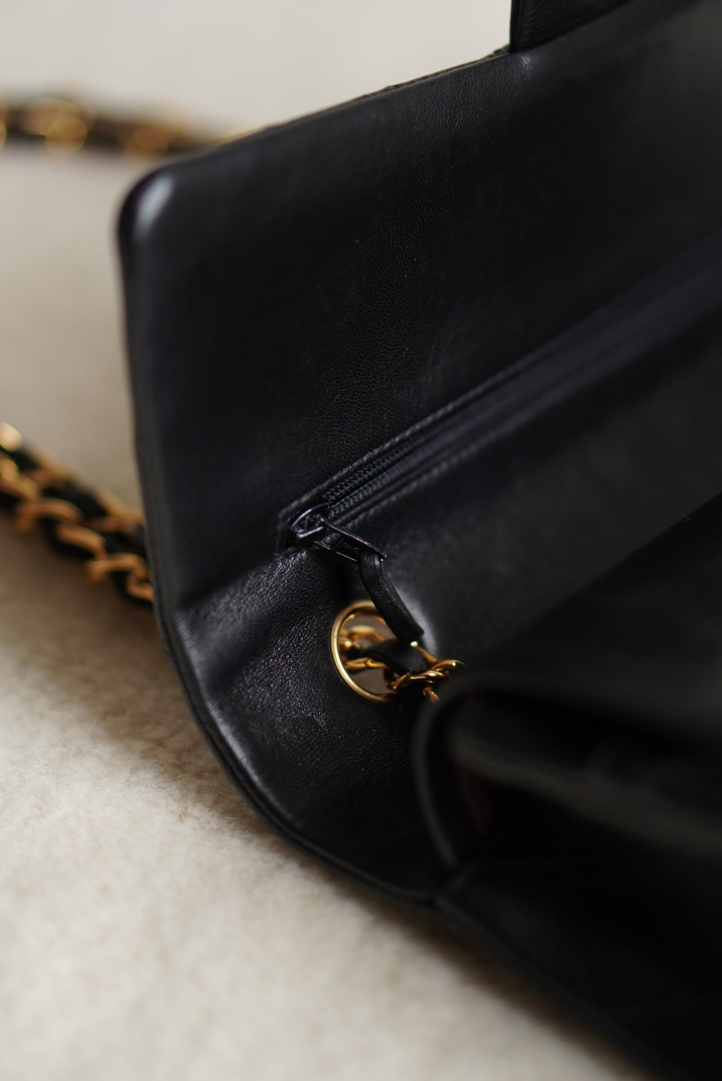 CHANEL CLASSIC MEDIUM DOUBLE FLAP