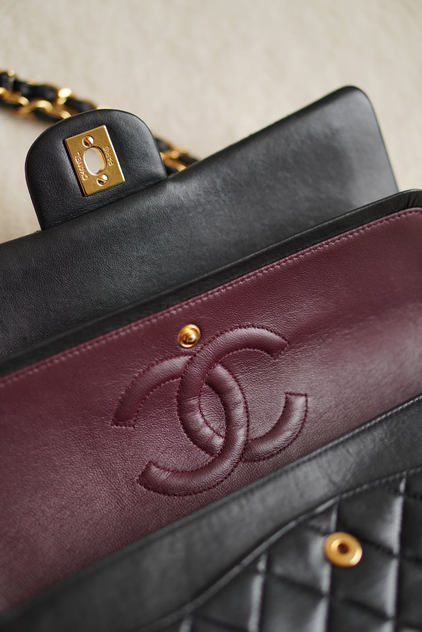 CHANEL CLASSIC MEDIUM DOUBLE FLAP